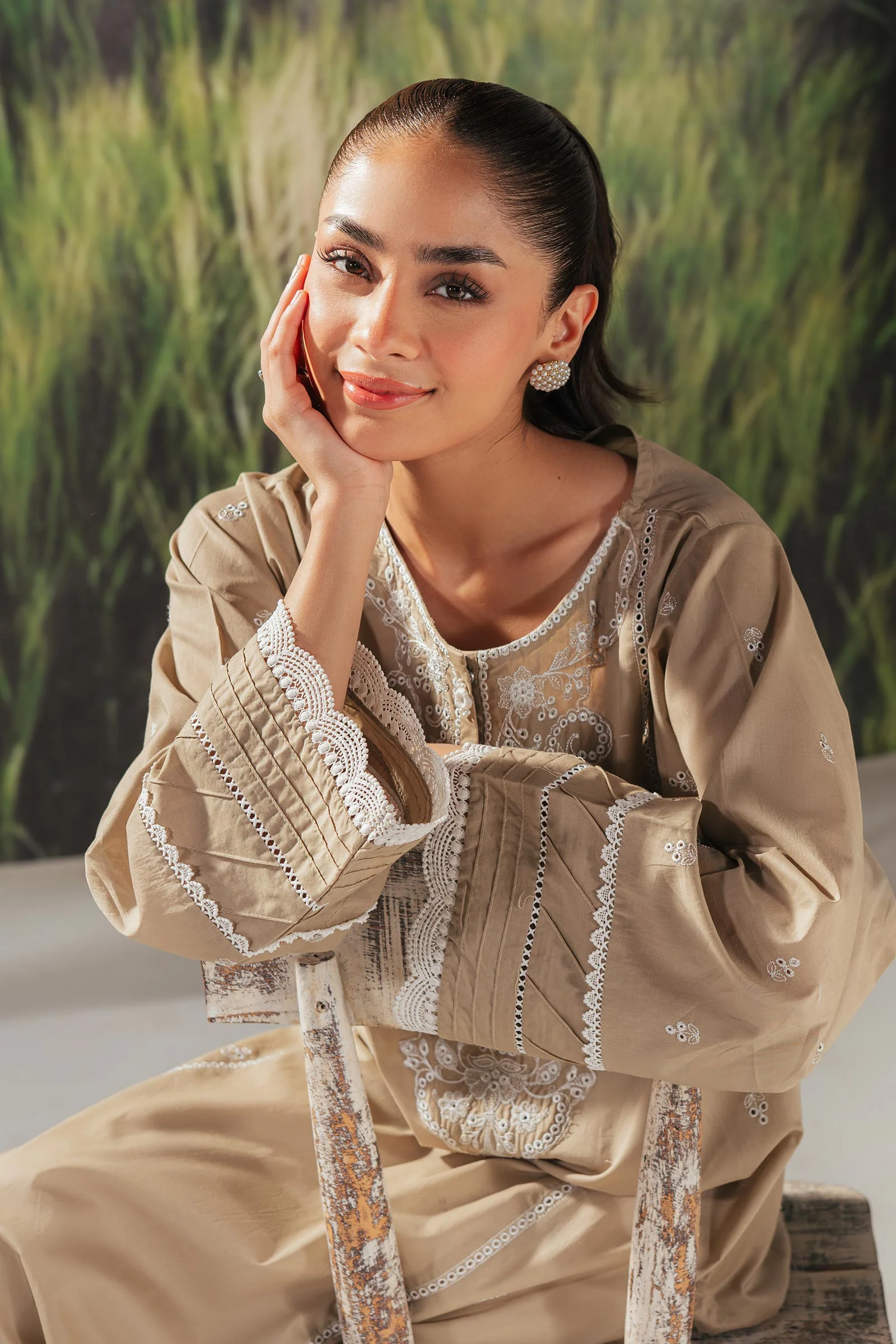 Embroidered Lawn Kurta - Image 2