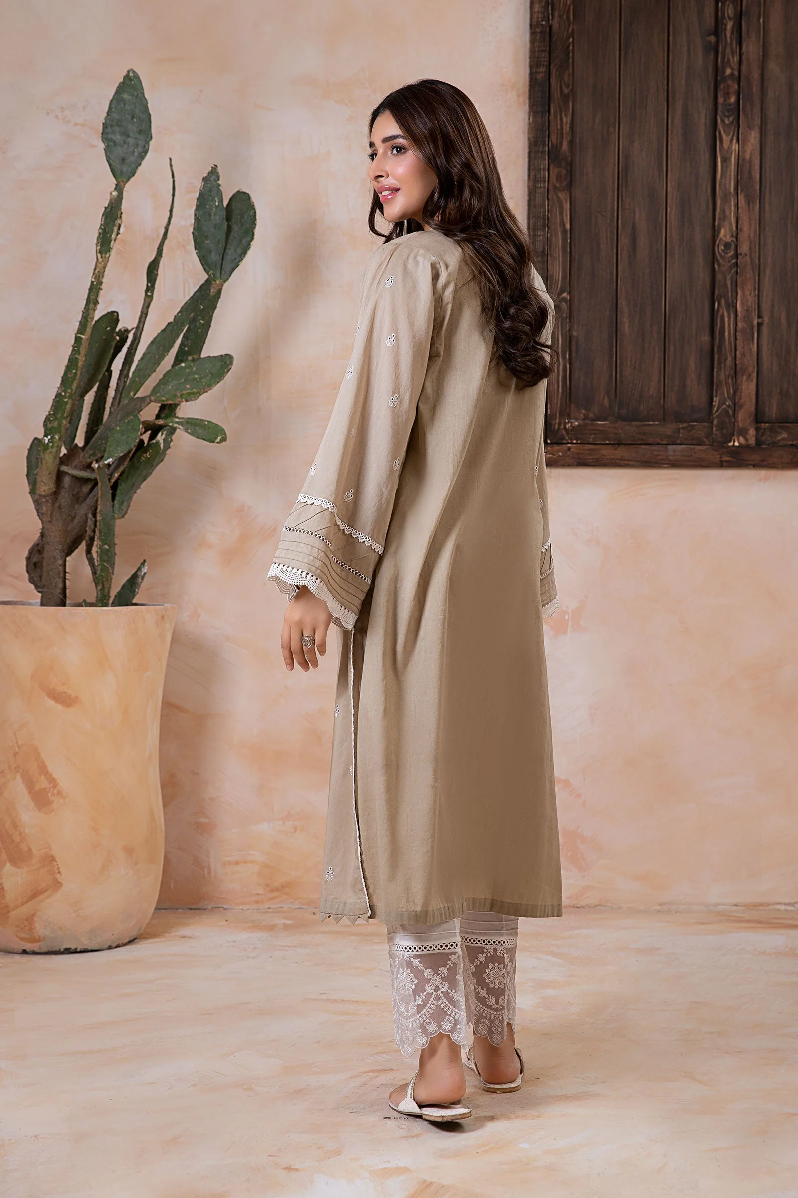 Embroidered Lawn Kurta - Image 3