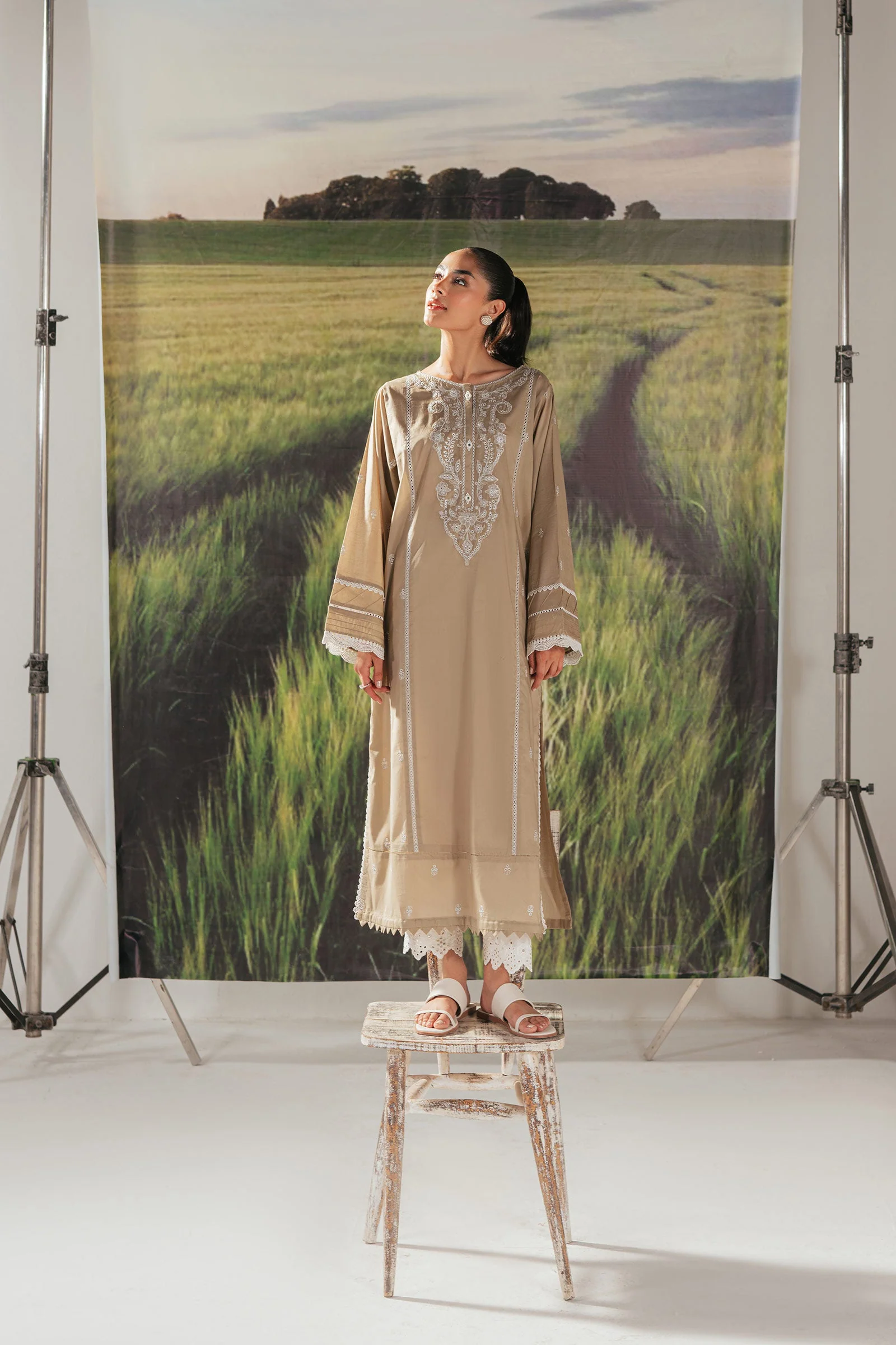 Embroidered Lawn Kurta - Image 4