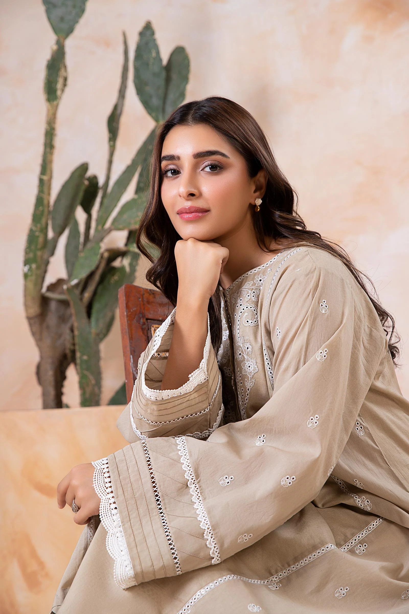 Embroidered Lawn Kurta - Image 5