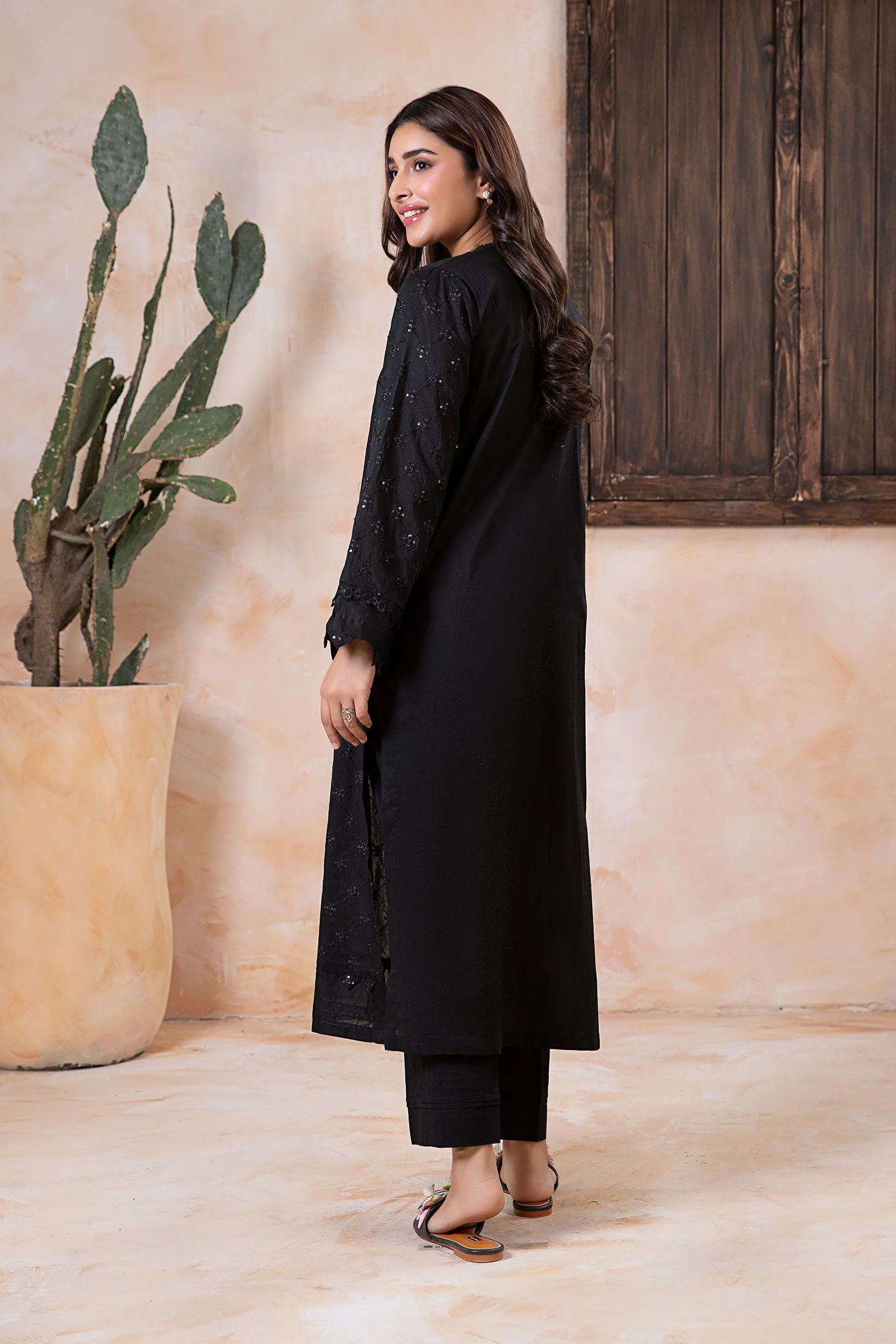 2 Piece Embroidered Lawn Suit - Image 6