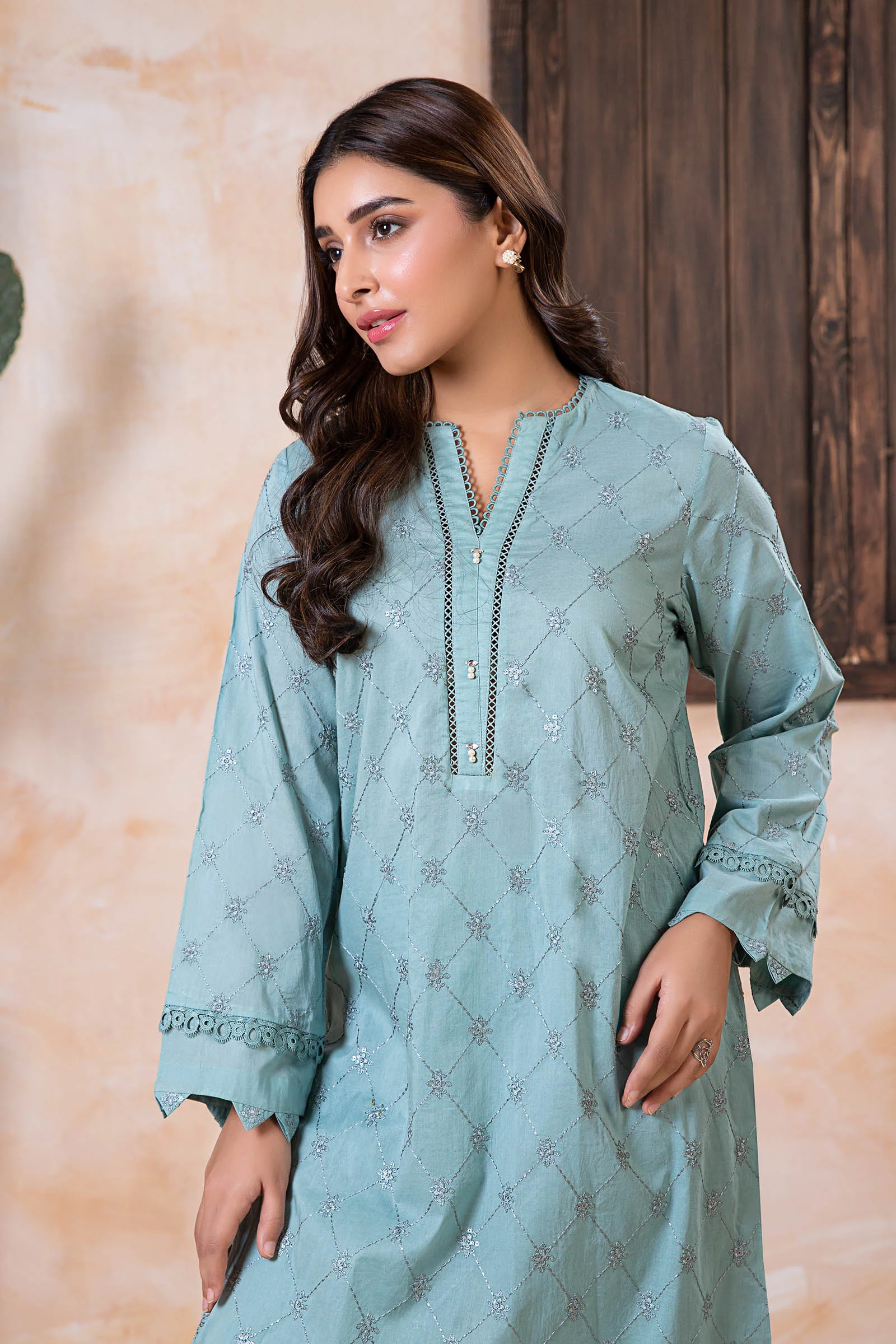 2 Piece Embroidered Lawn Suit - Image 4