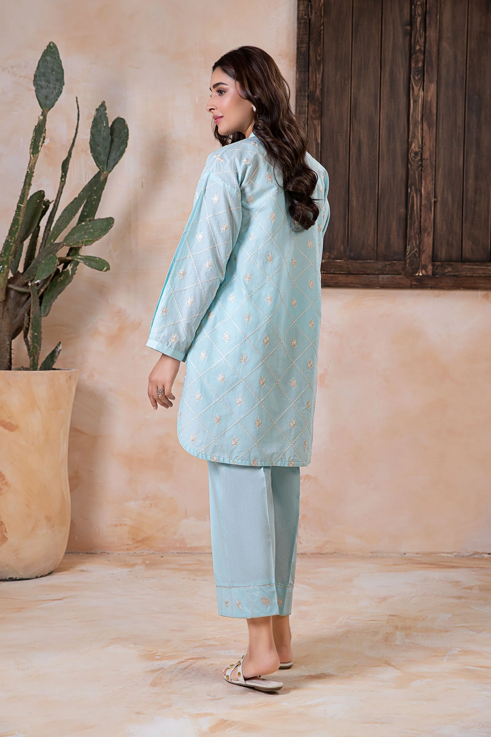 2 Piece Embroidered Lawn Suit - Image 6