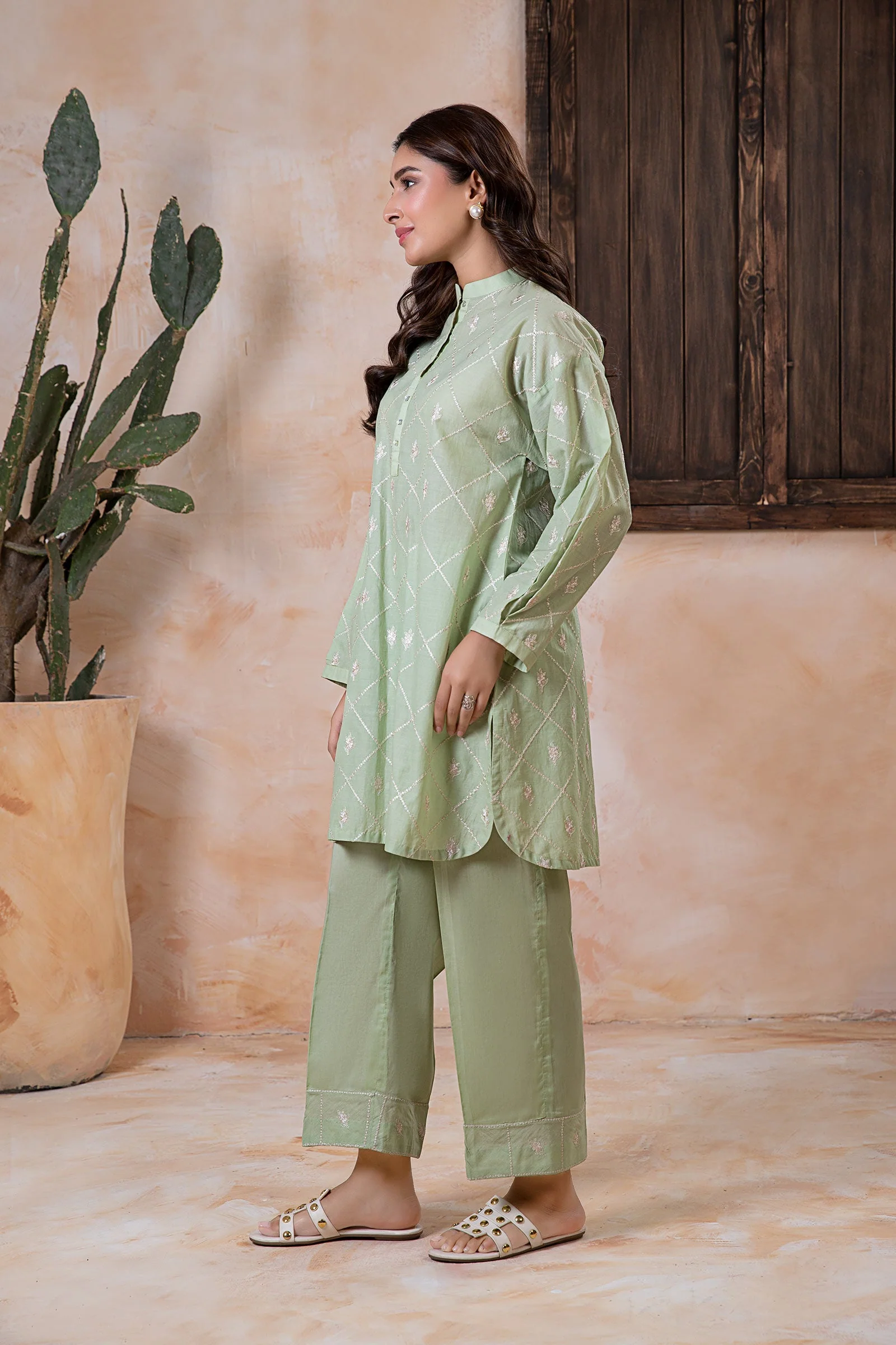 2 Piece Embroidered Lawn Suit - Image 6