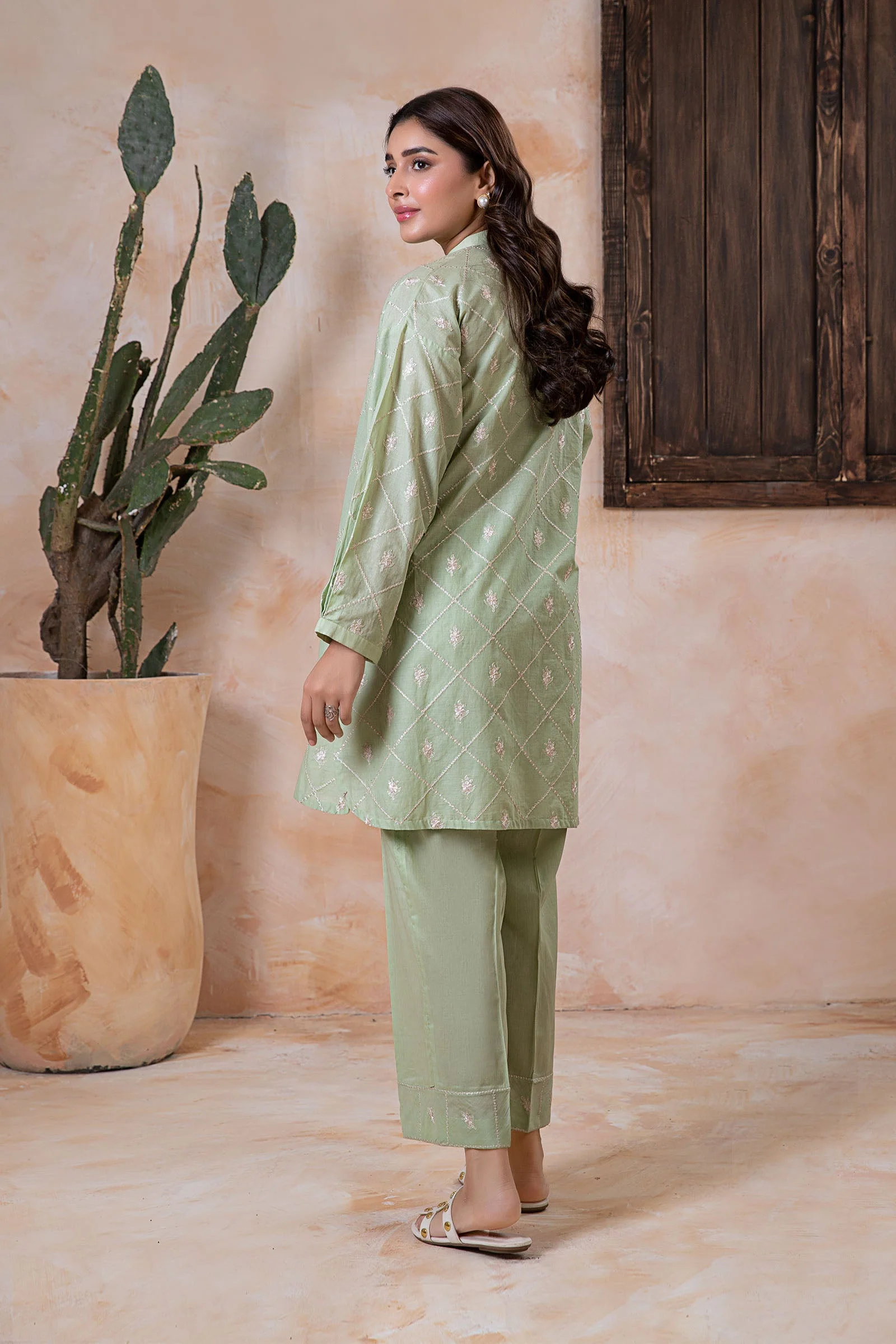 2 Piece Embroidered Lawn Suit - Image 7