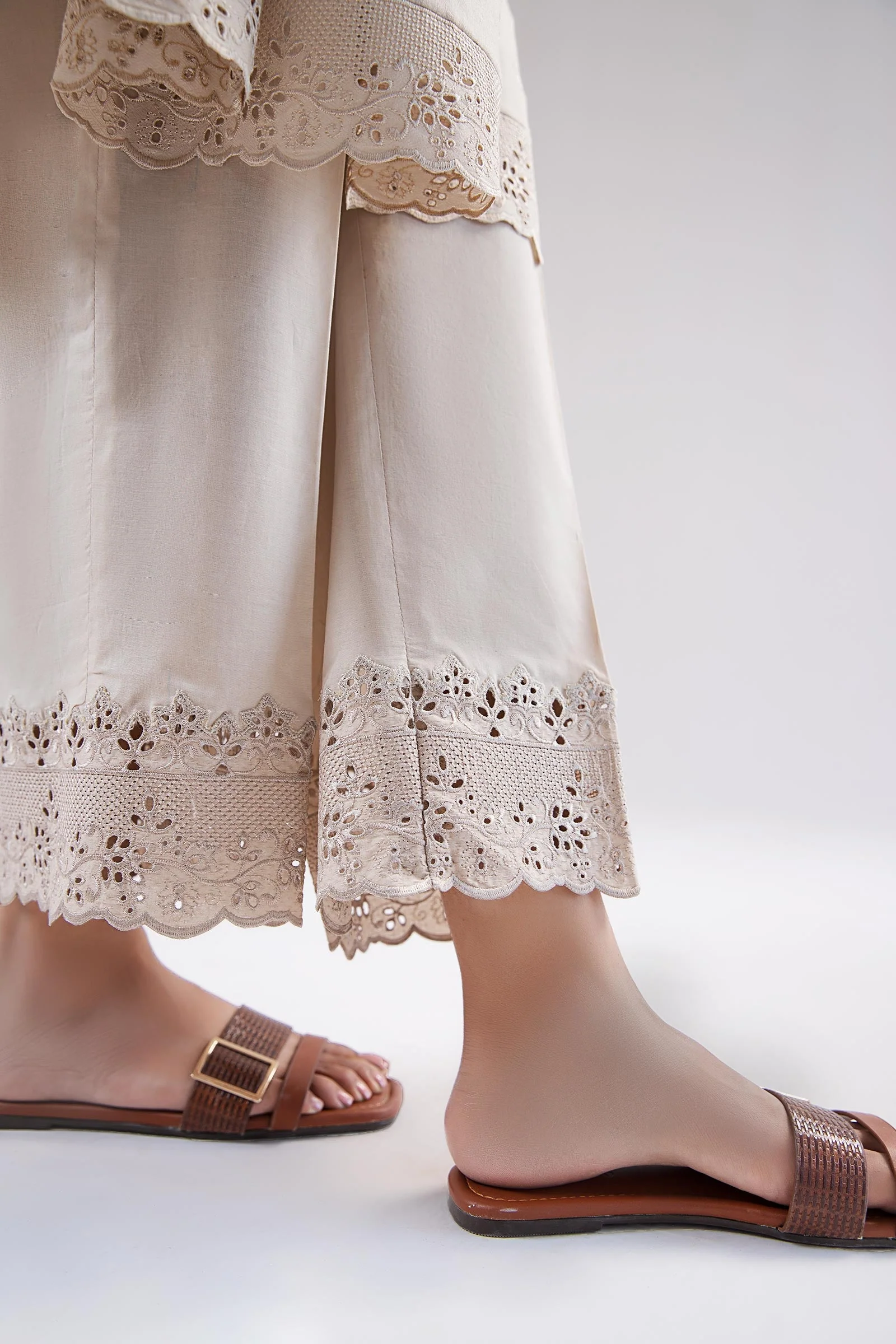 Embroidered Dobby Lawn Co-Ord Set - Image 4