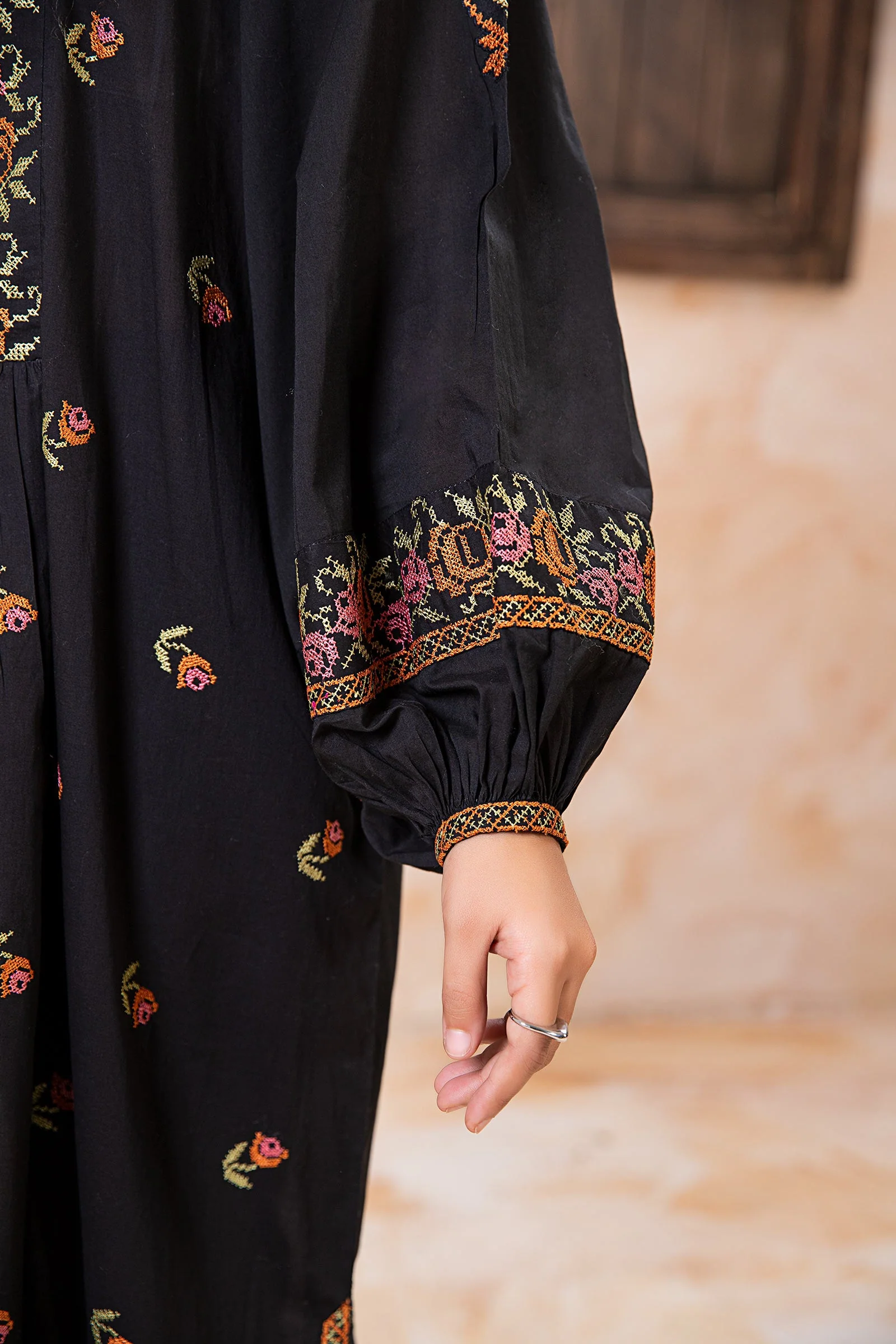 Embroidered Arabic Lawn Tunic - Image 5