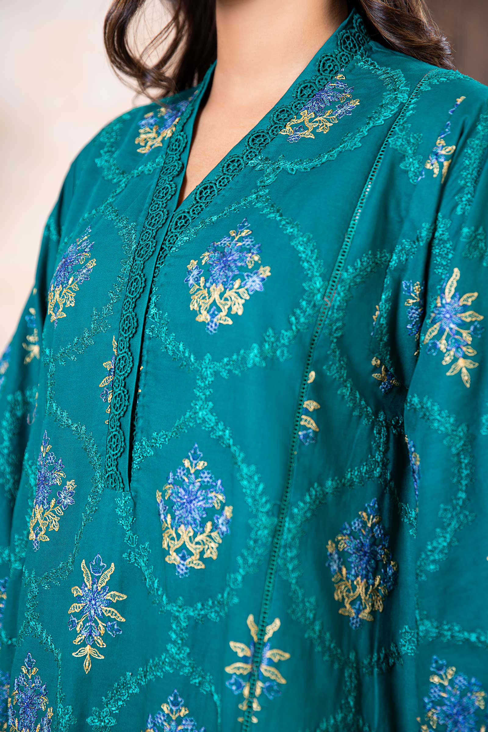 Embroidered Lawn Kurta - Image 8