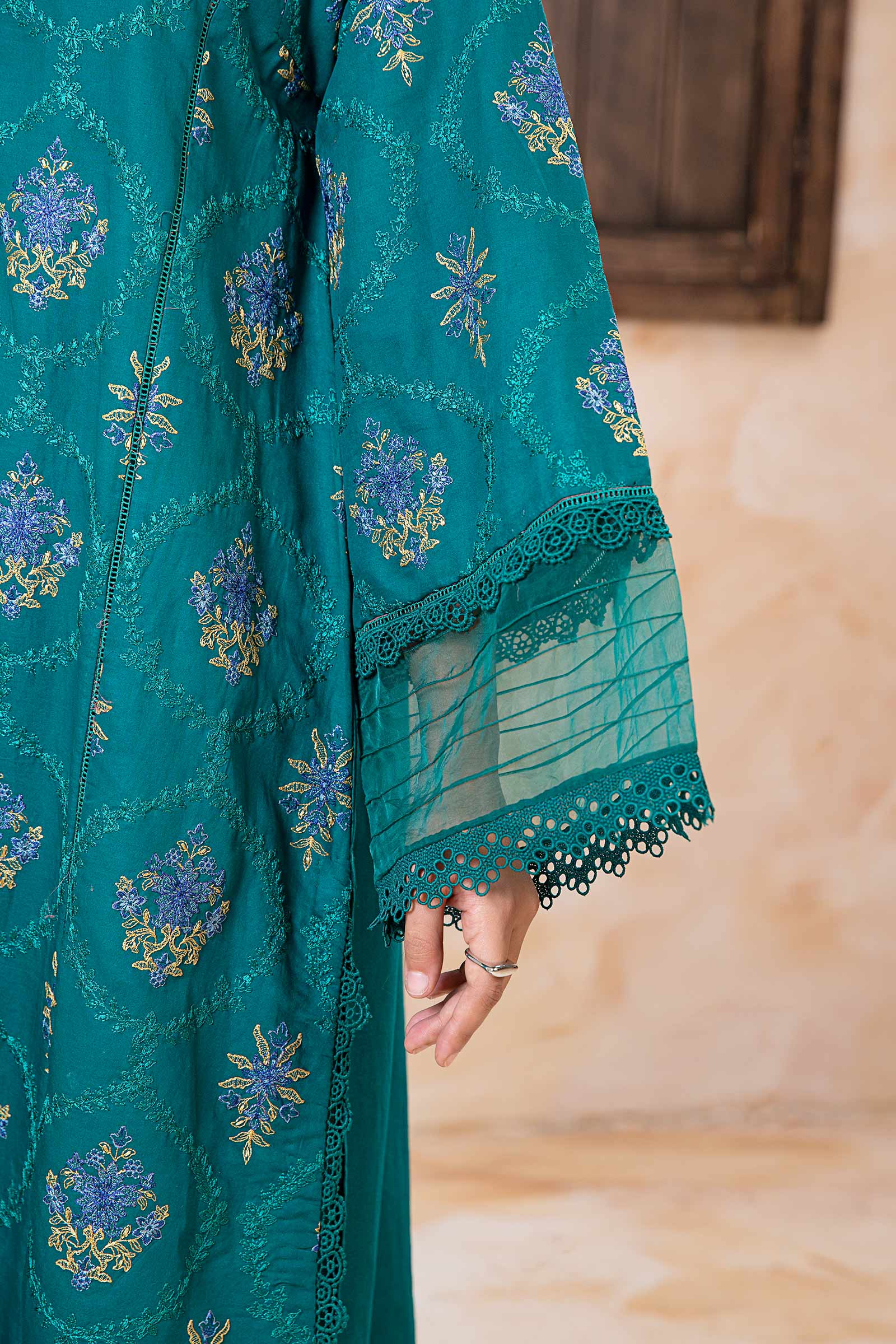 Embroidered Lawn Kurta - Image 9