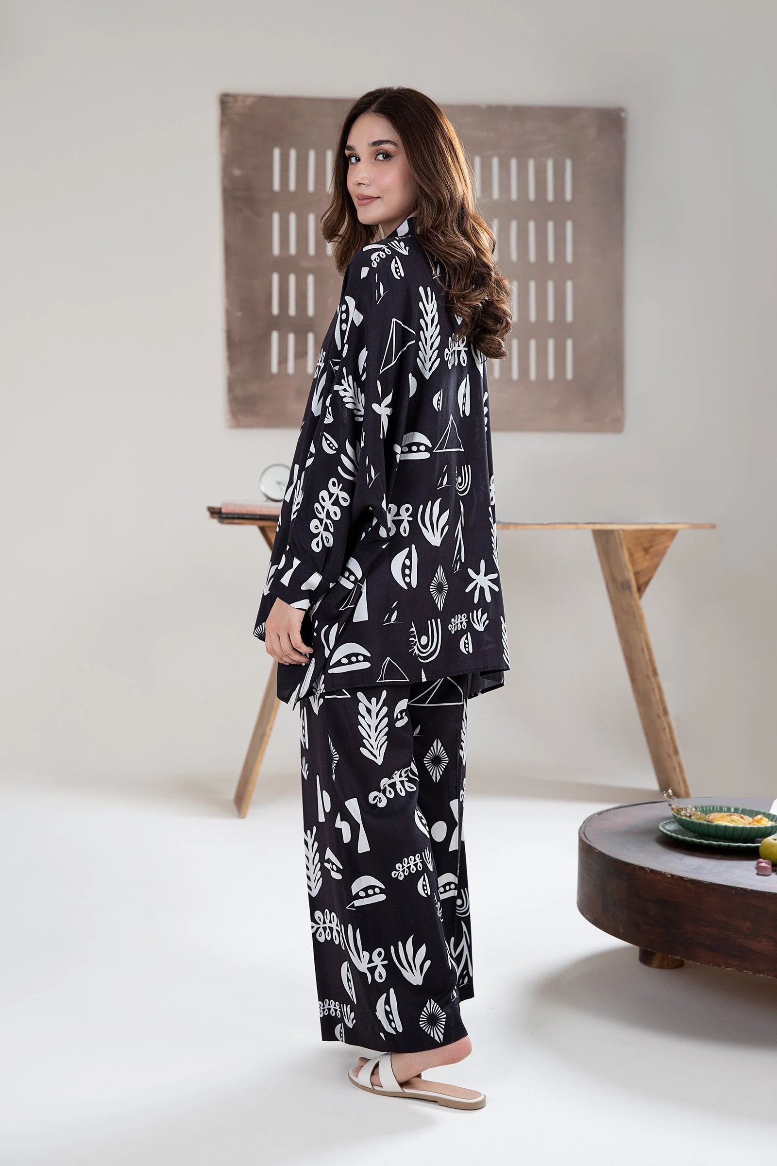Printed Arabic Lawn Co-Ord Set - Image 10