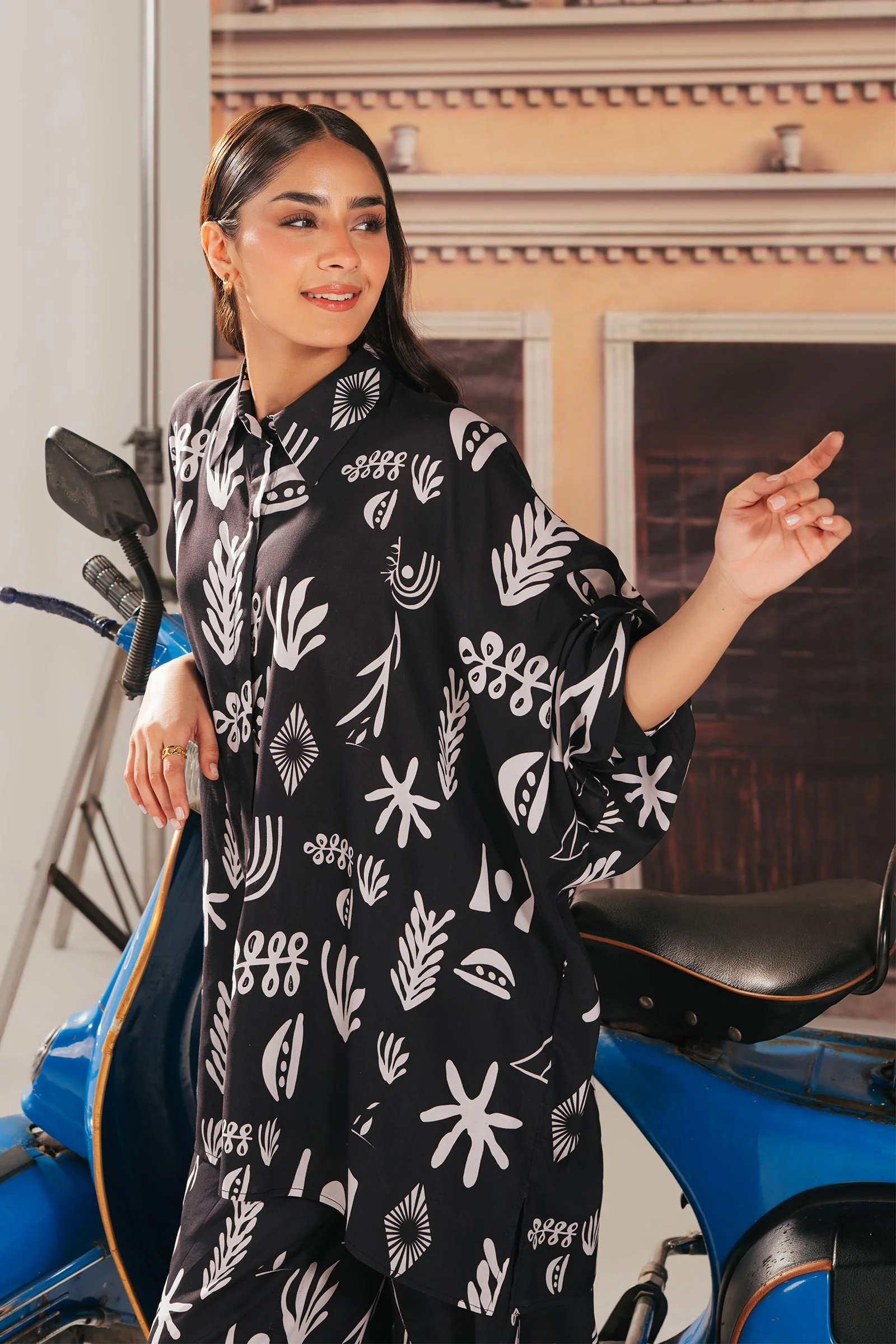Printed Arabic Lawn Co-Ord Set - Image 4