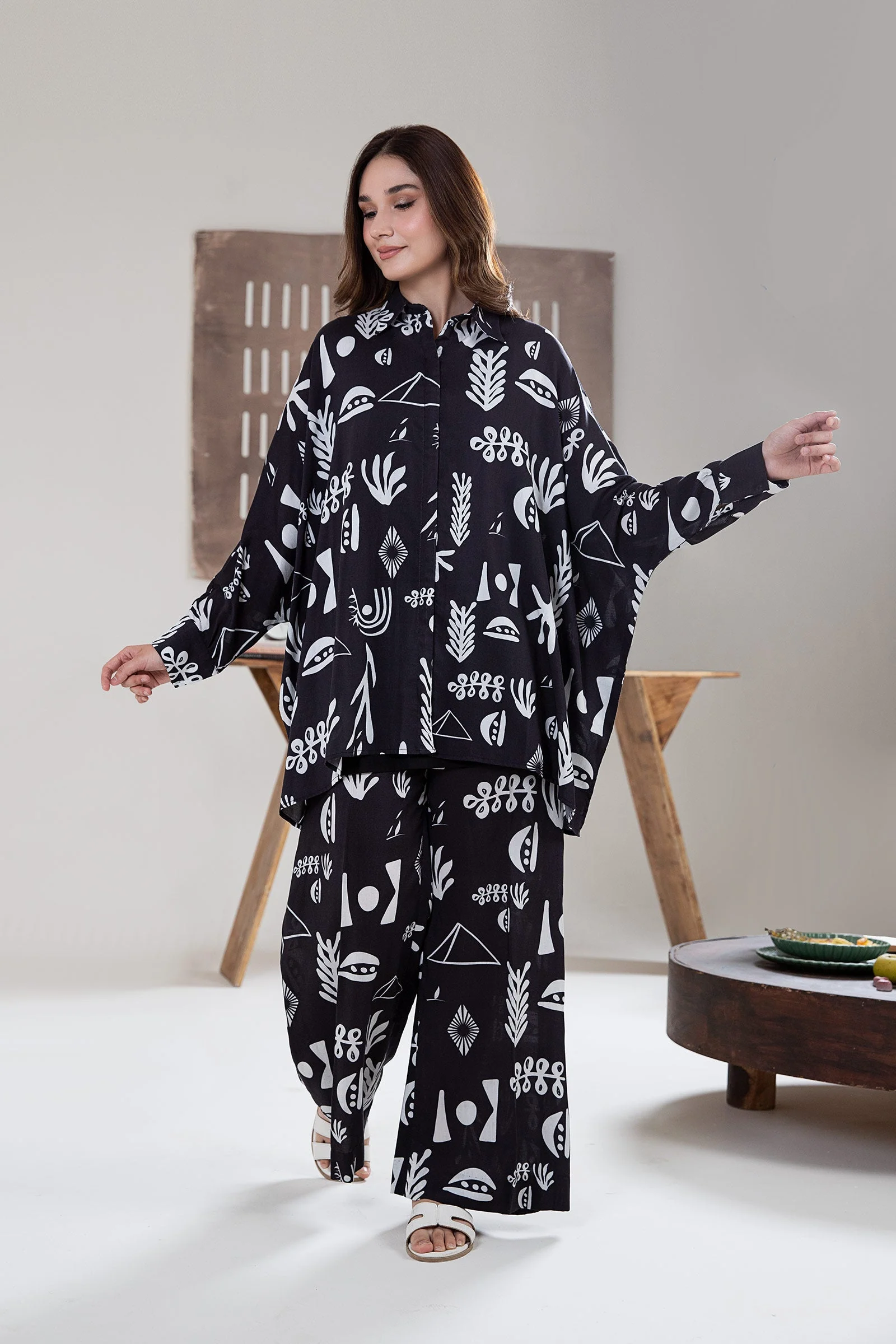Printed Arabic Lawn Co-Ord Set - Image 7