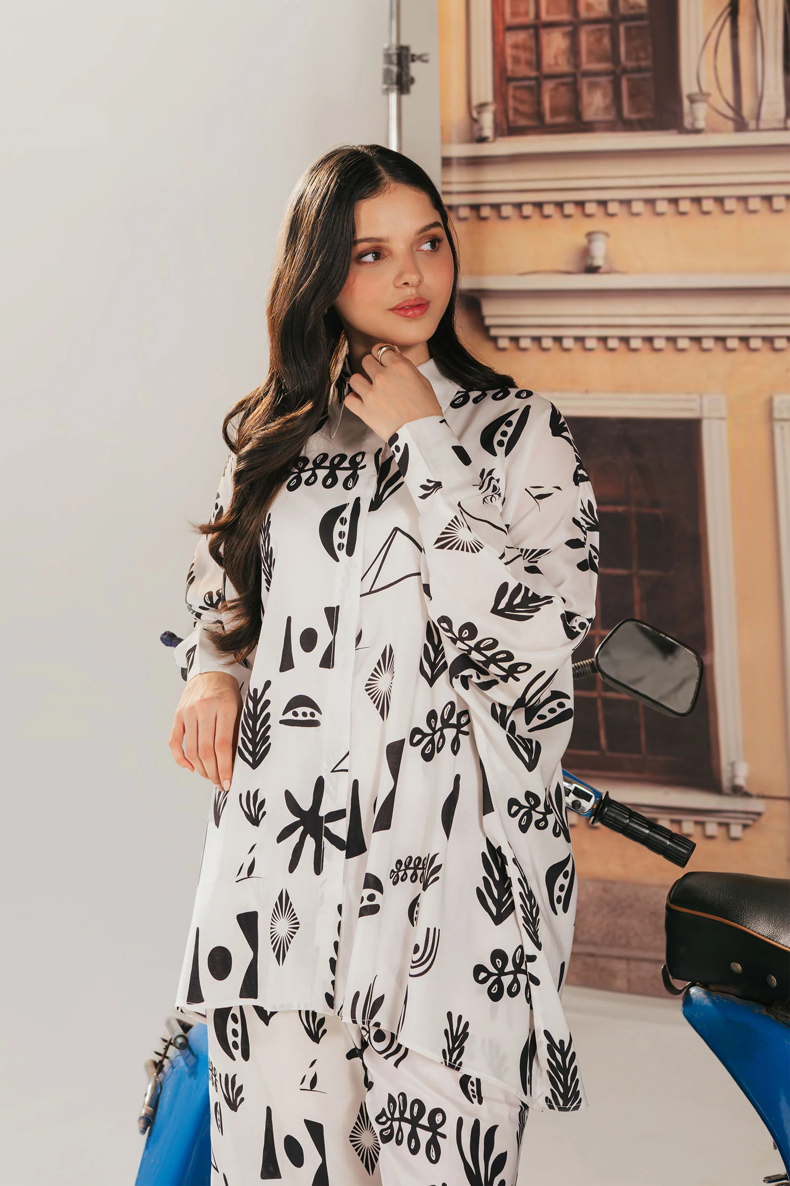 Printed Arabic Lawn Co-Ord Set - Image 4
