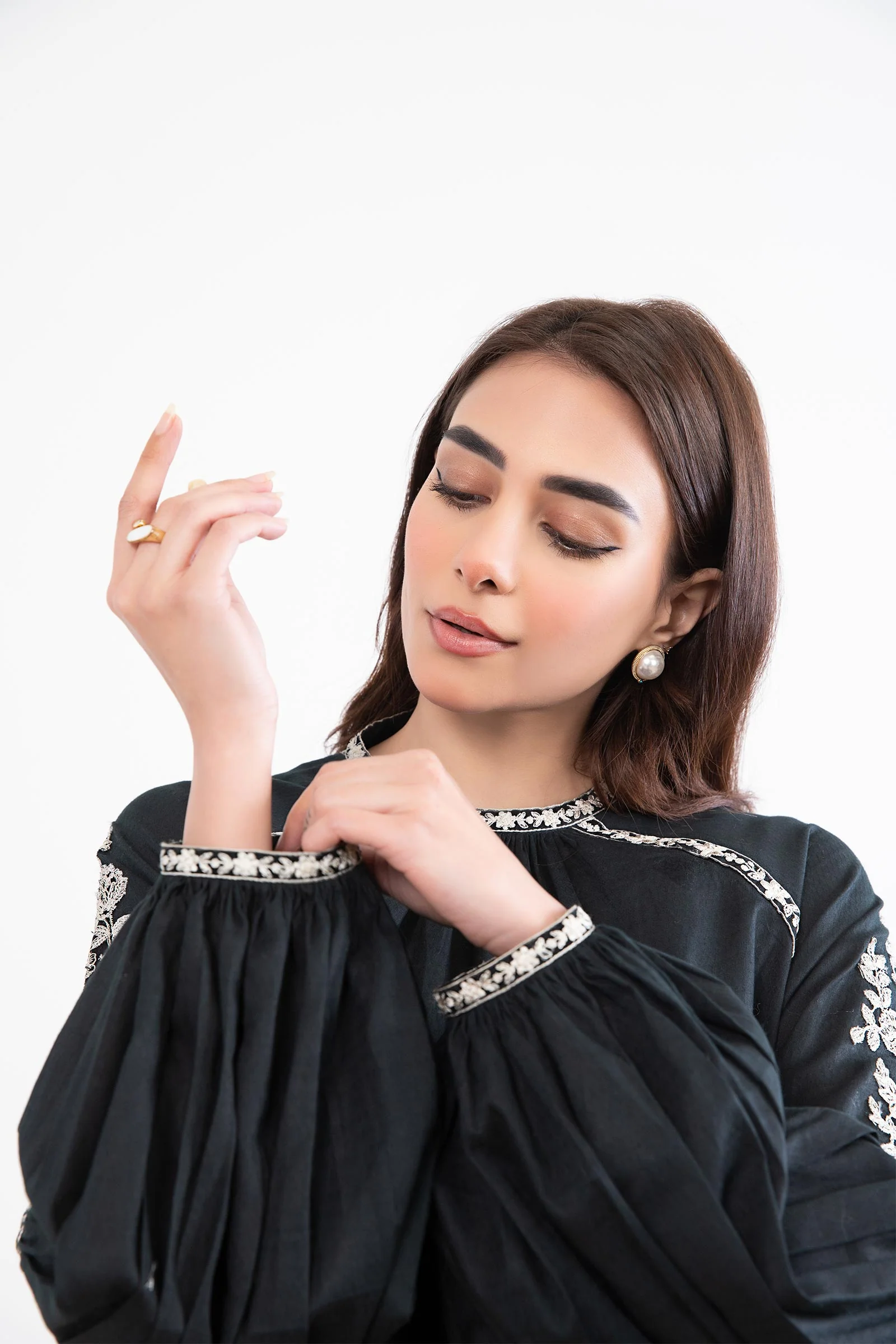Embroidered Arabic Lawn Shirt - Image 4