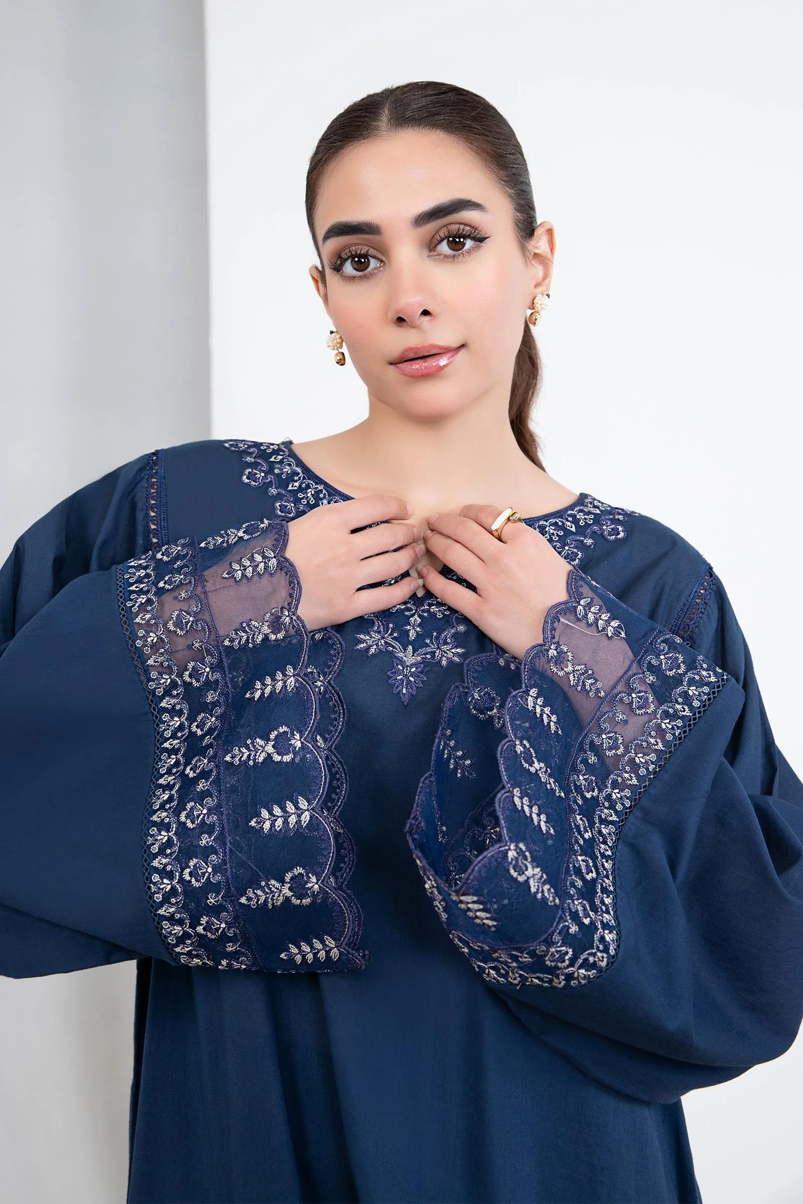 2 Piece Embroidered Lawn Suit - Image 2