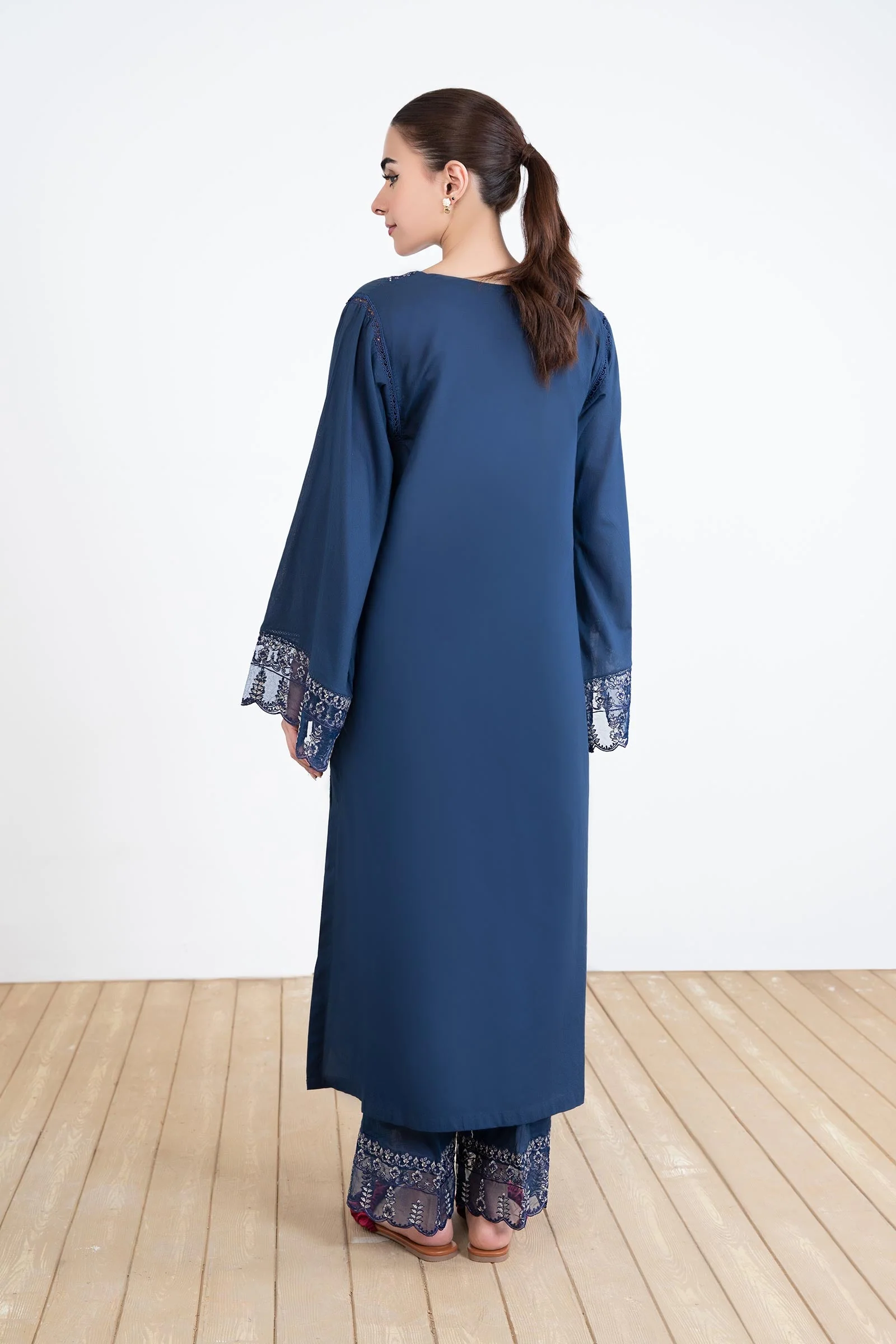 2 Piece Embroidered Lawn Suit - Image 6