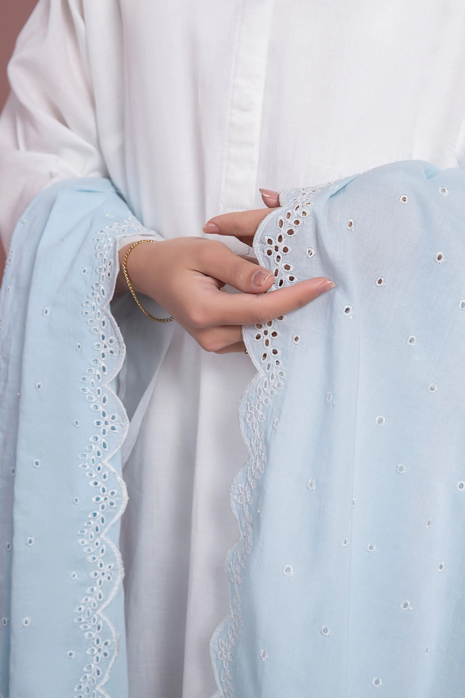 Embroidered Lawn Dupatta - Image 3