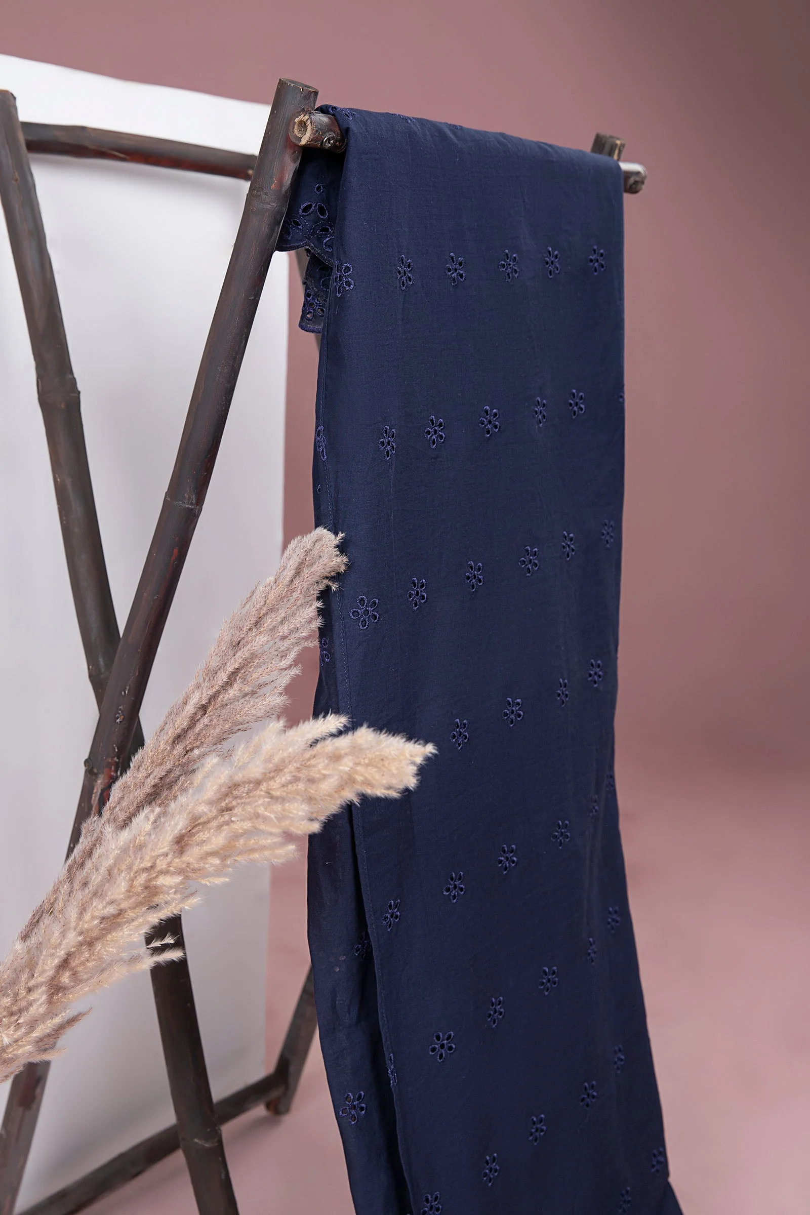 Embroidered Lawn Dupatta - Image 4