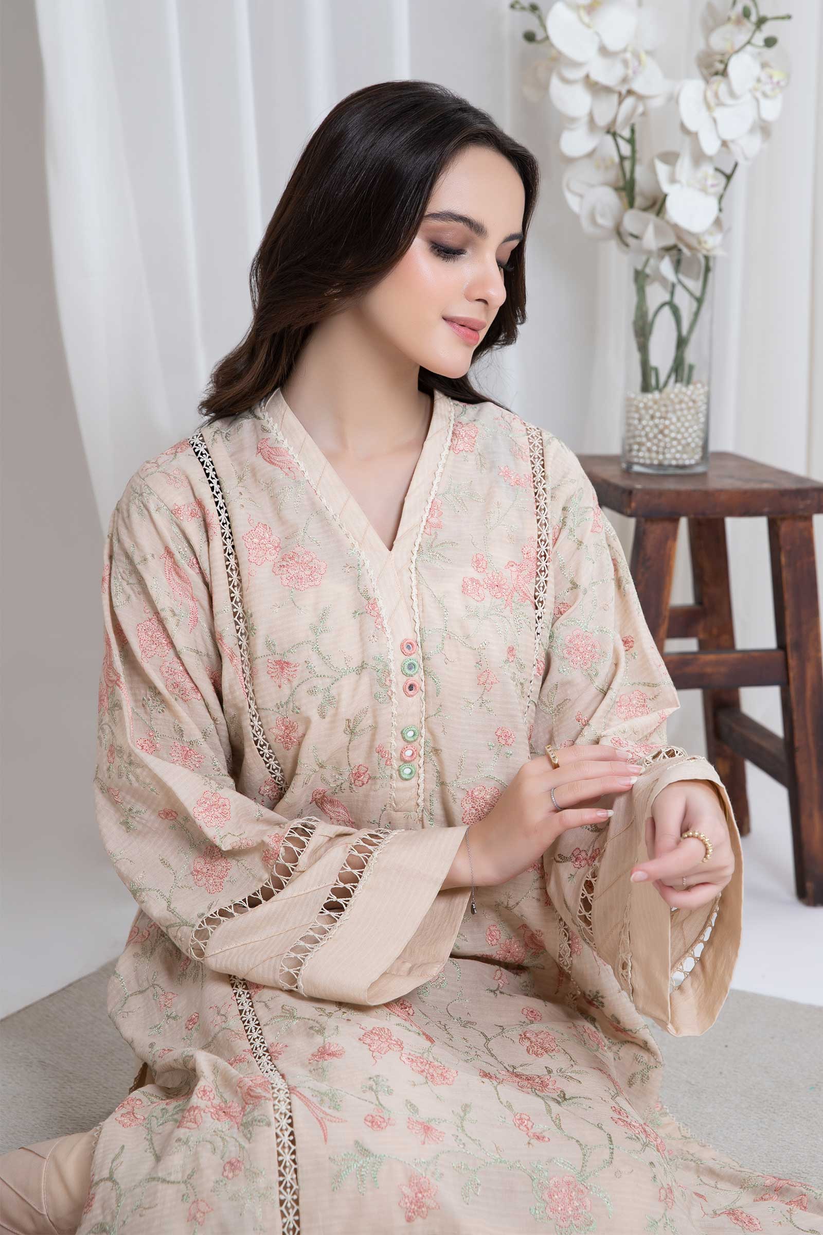 Embroidered Lawn Kurta - Image 2