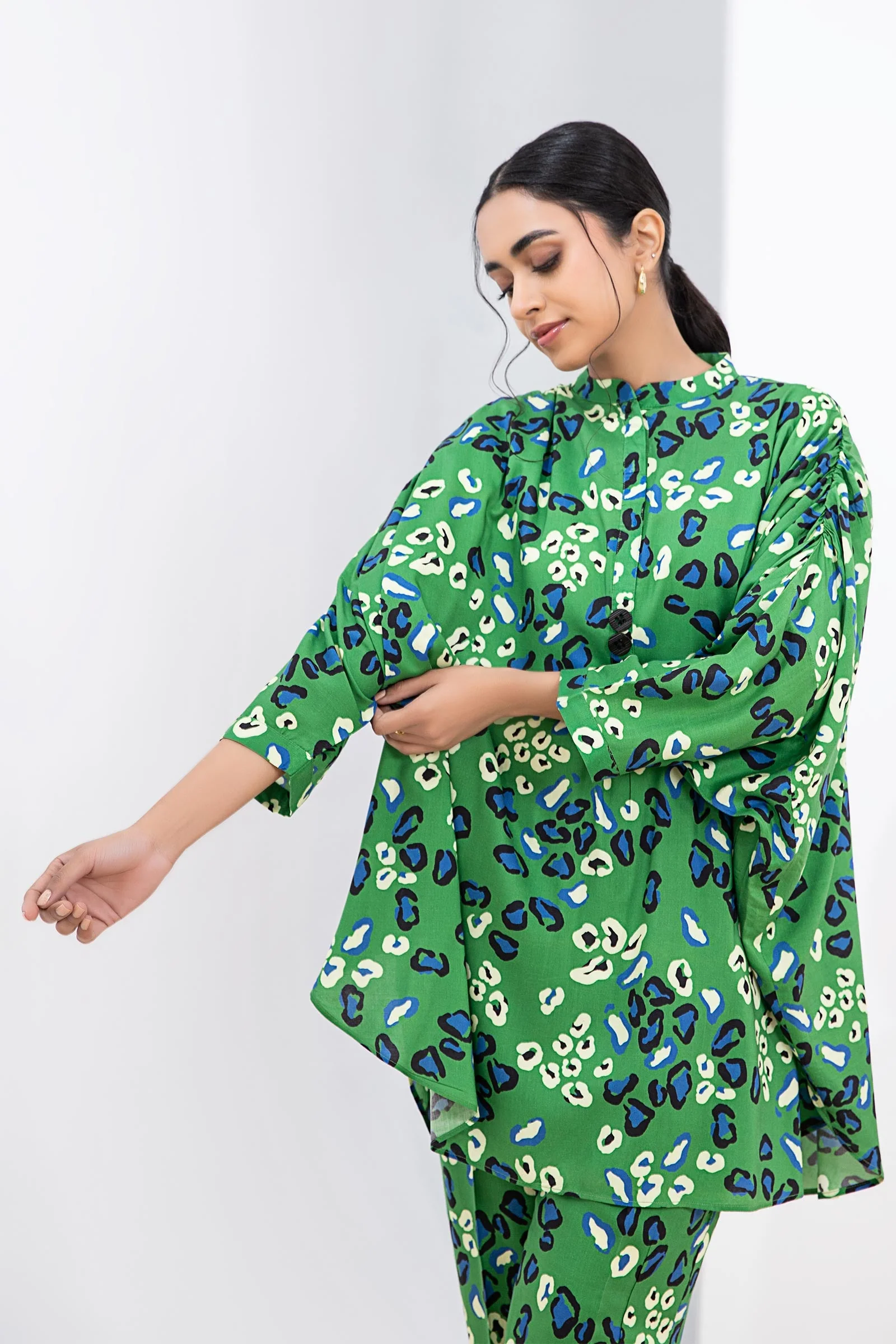 Printed Arabic Lawn Co-Ord Set - Image 3