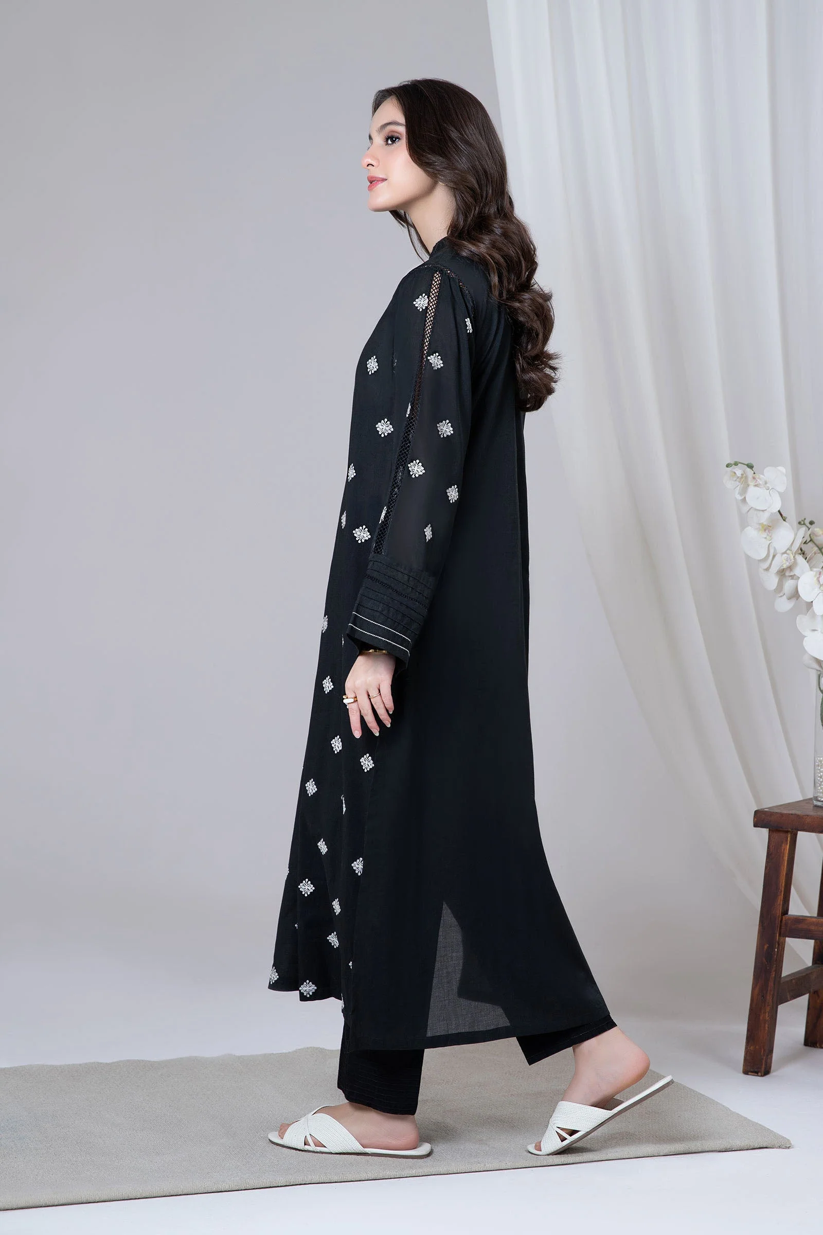 Embroidered Lawn Shirt - Image 3