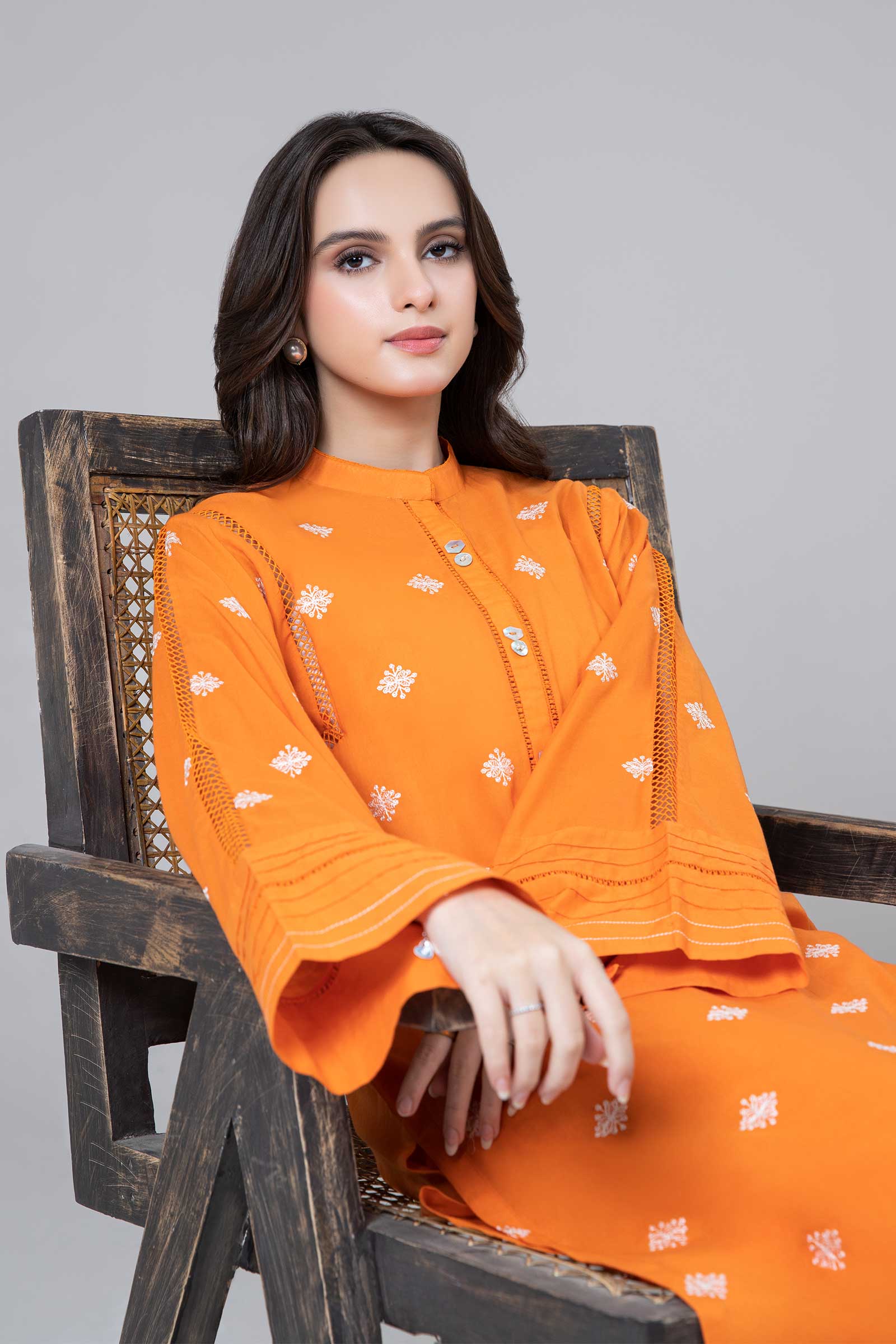 Embroidered Lawn Shirt - Image 3