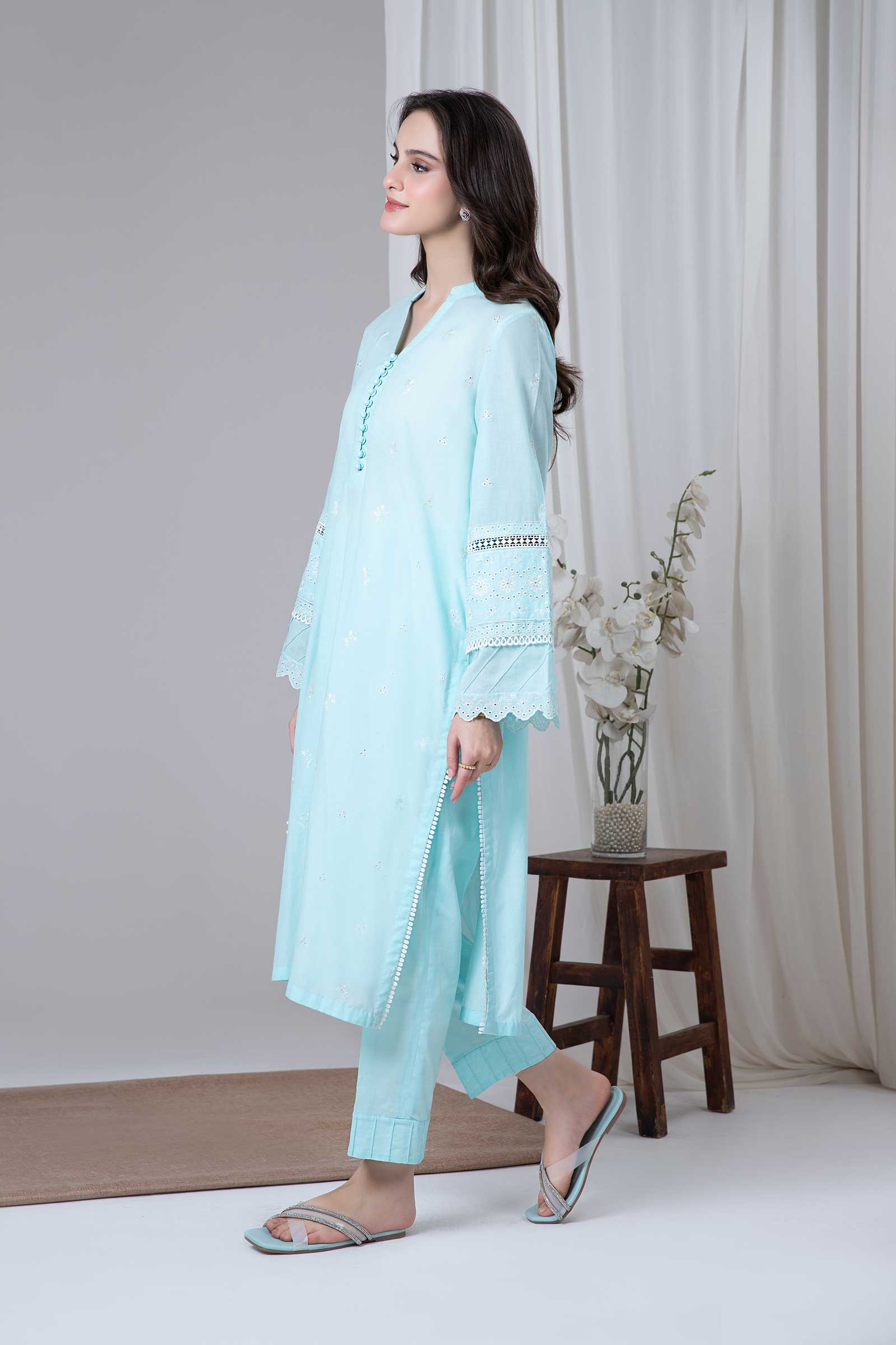 Embroidered Lawn Kurta - Image 4