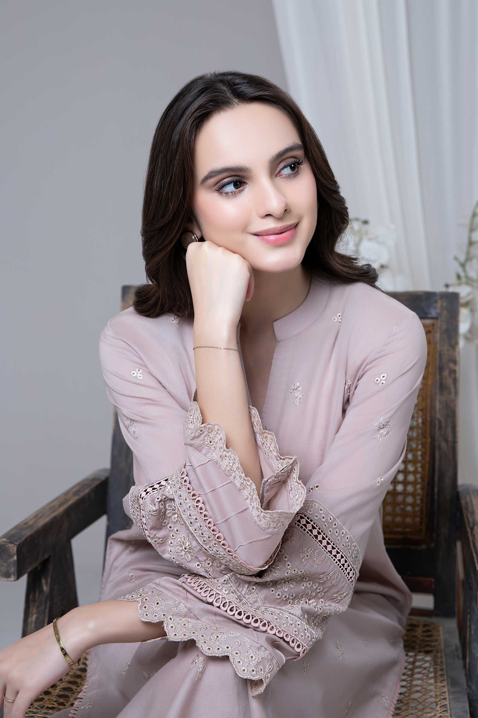 Embroidered Lawn Kurta - Image 3