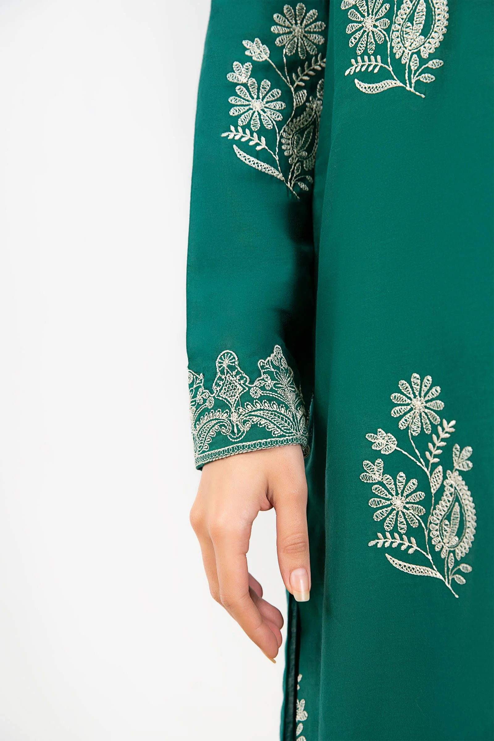 2 Piece Embroidered Lawn Suit - Image 4