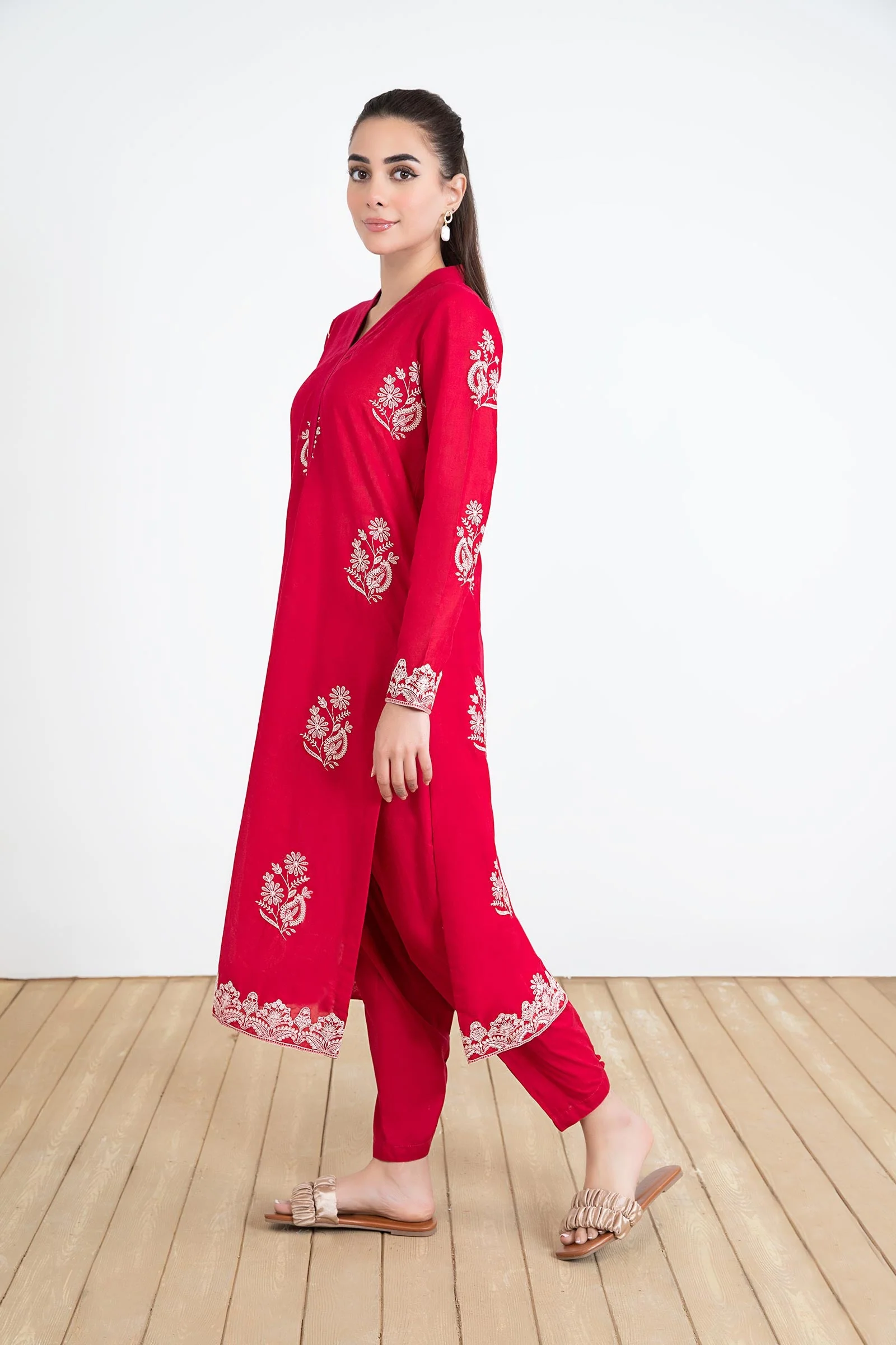 2 Piece Embroidered Lawn Suit - Image 7