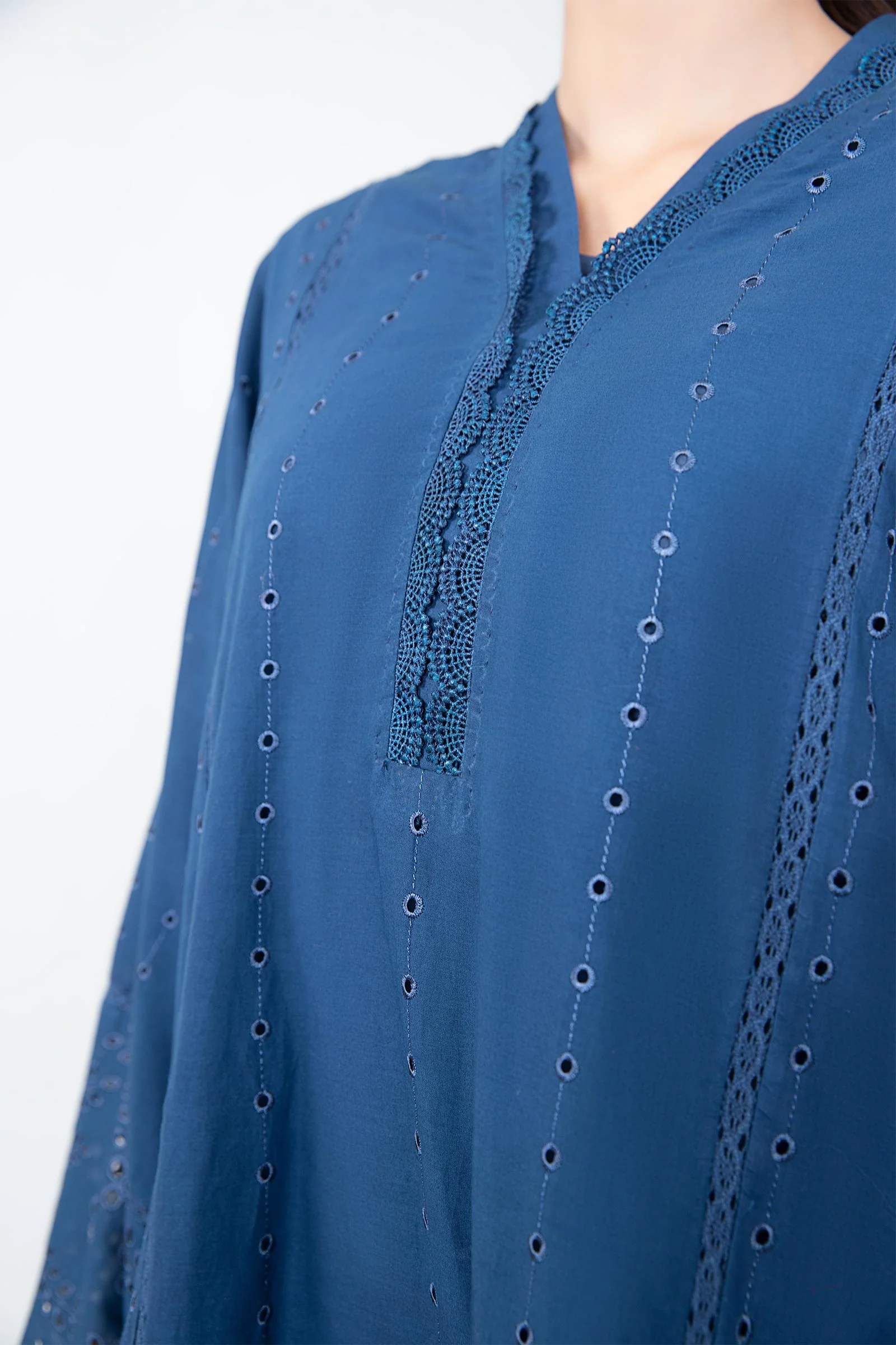 Embroidered Lawn Kurta - Image 5