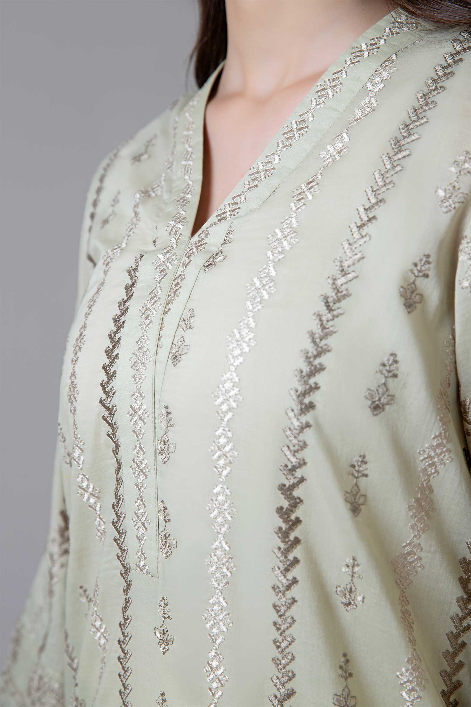 2 Piece Embroidered Lawn Suit - Image 4