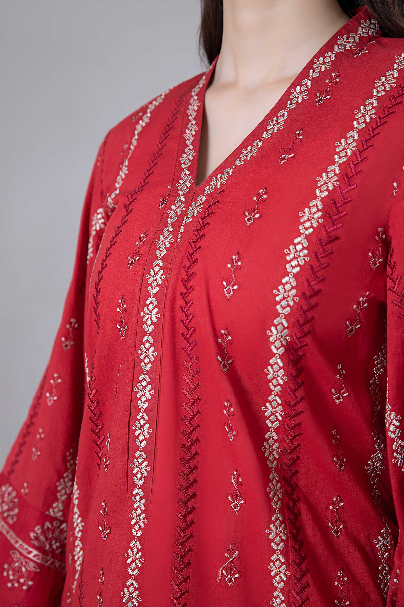 2 Piece Embroidered Lawn Suit - Image 4