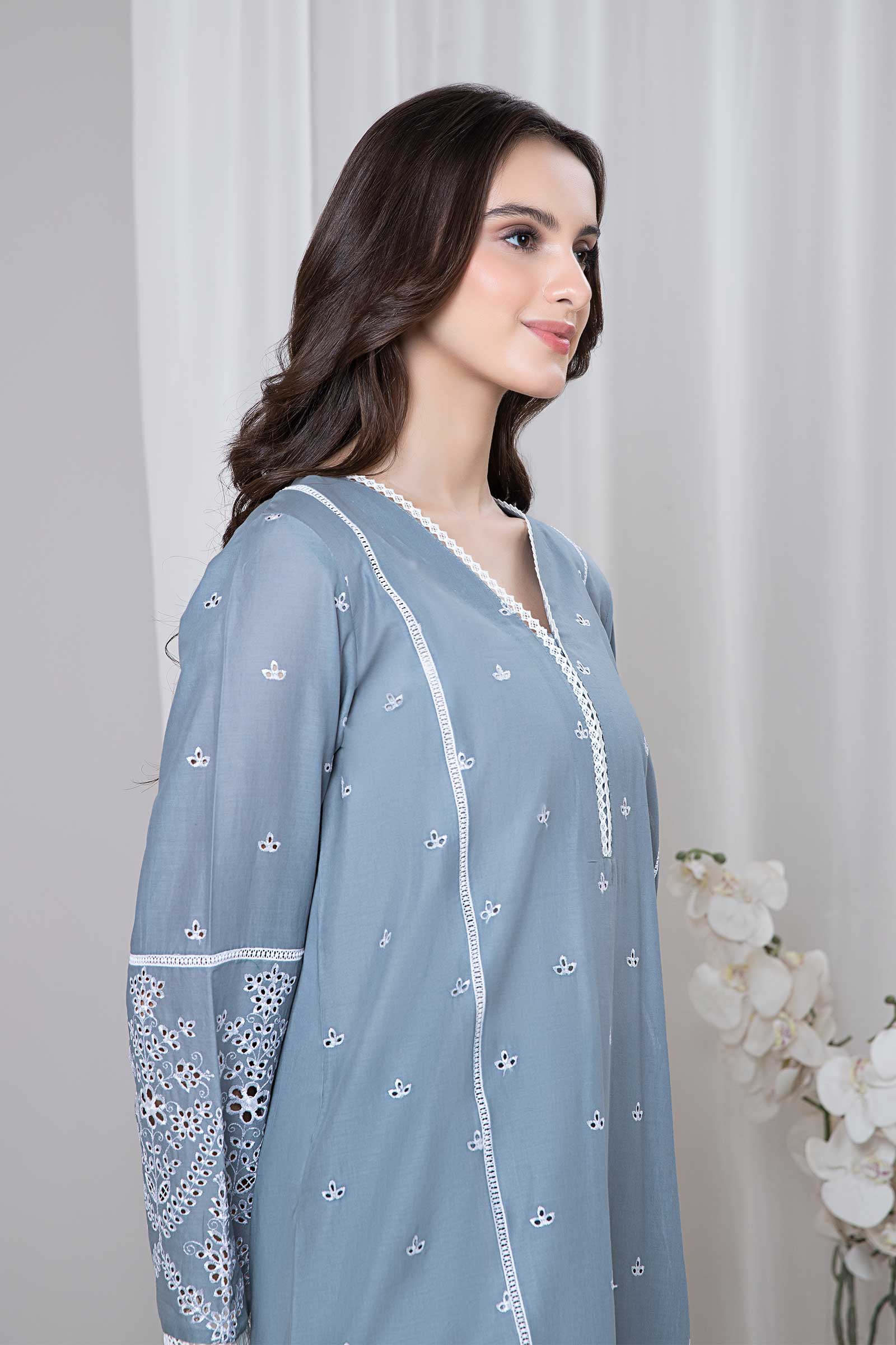 Embroidered Lawn Kurta - Image 3