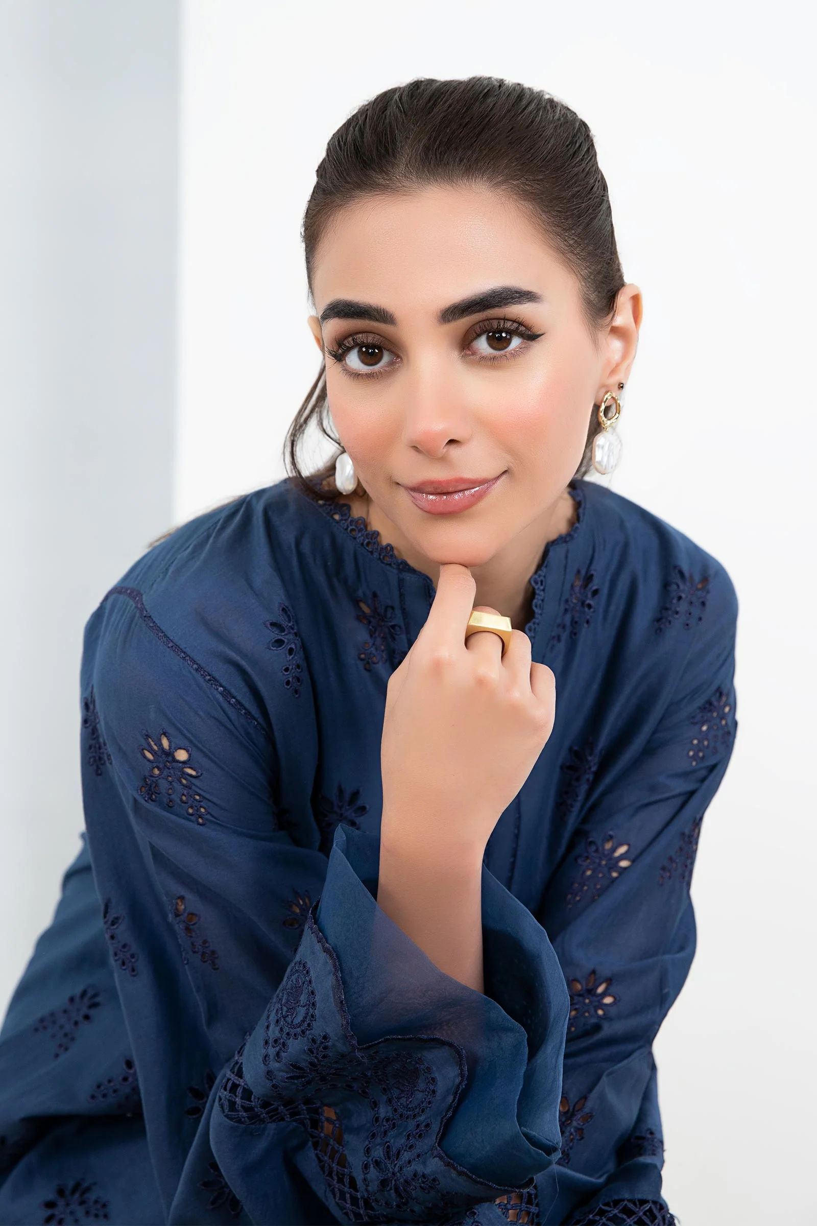 Embroidered Lawn Kurta - Image 3