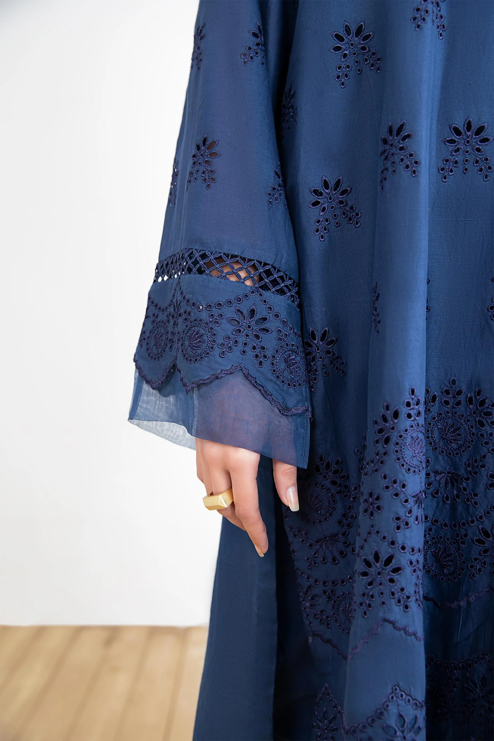 Embroidered Lawn Kurta - Image 4