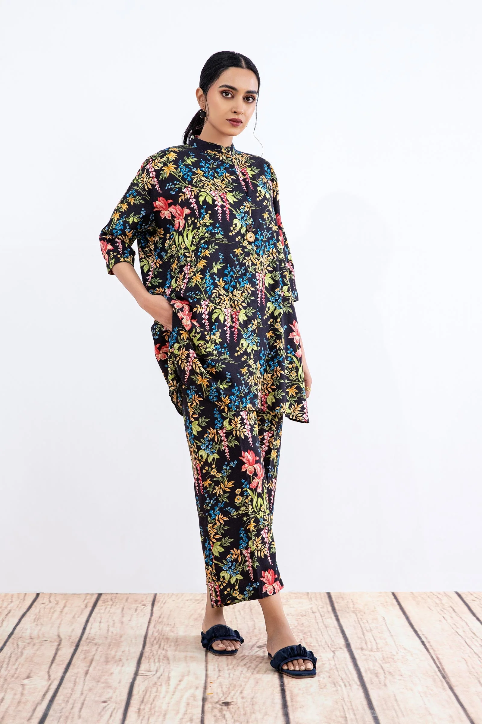 Printed Arabic Lawn Co-Ord Set - Image 2