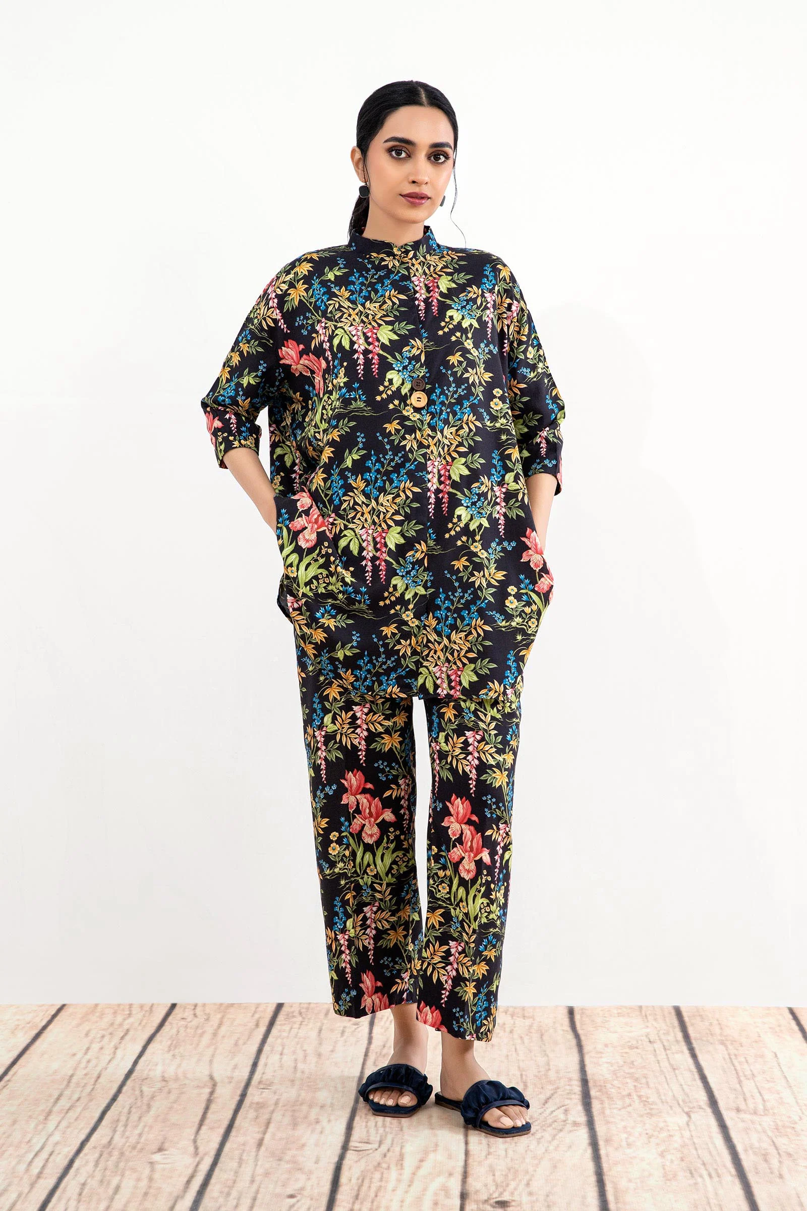 Printed Arabic Lawn Co-Ord Set - Image 8