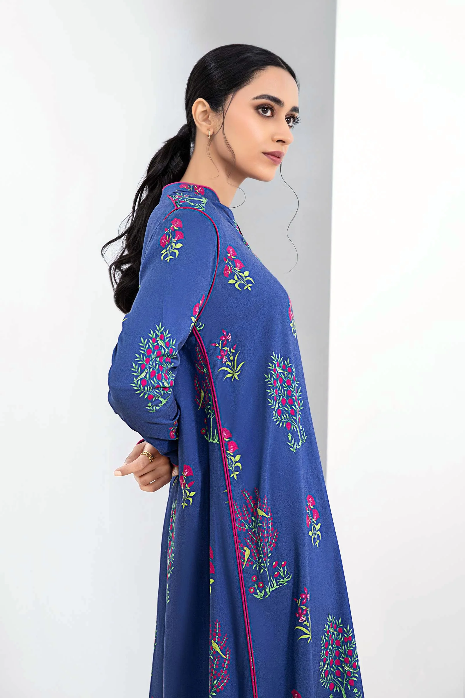 2 Piece Printed Arabic Lawn Suit - Image 4