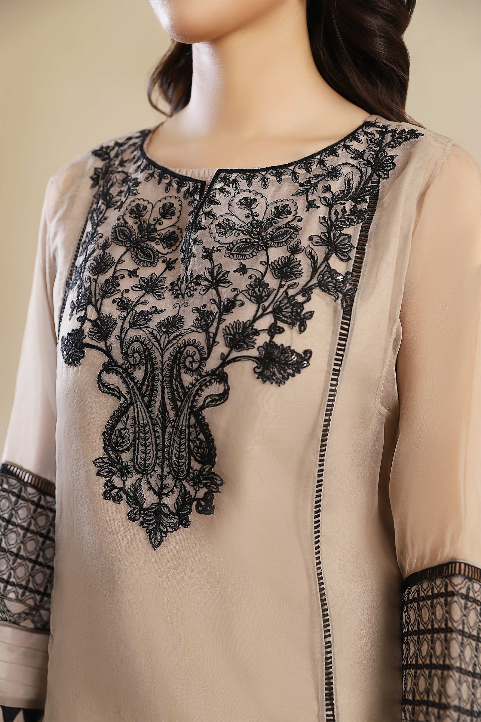 3 Piece Embroidered Organza Suit - Image 8