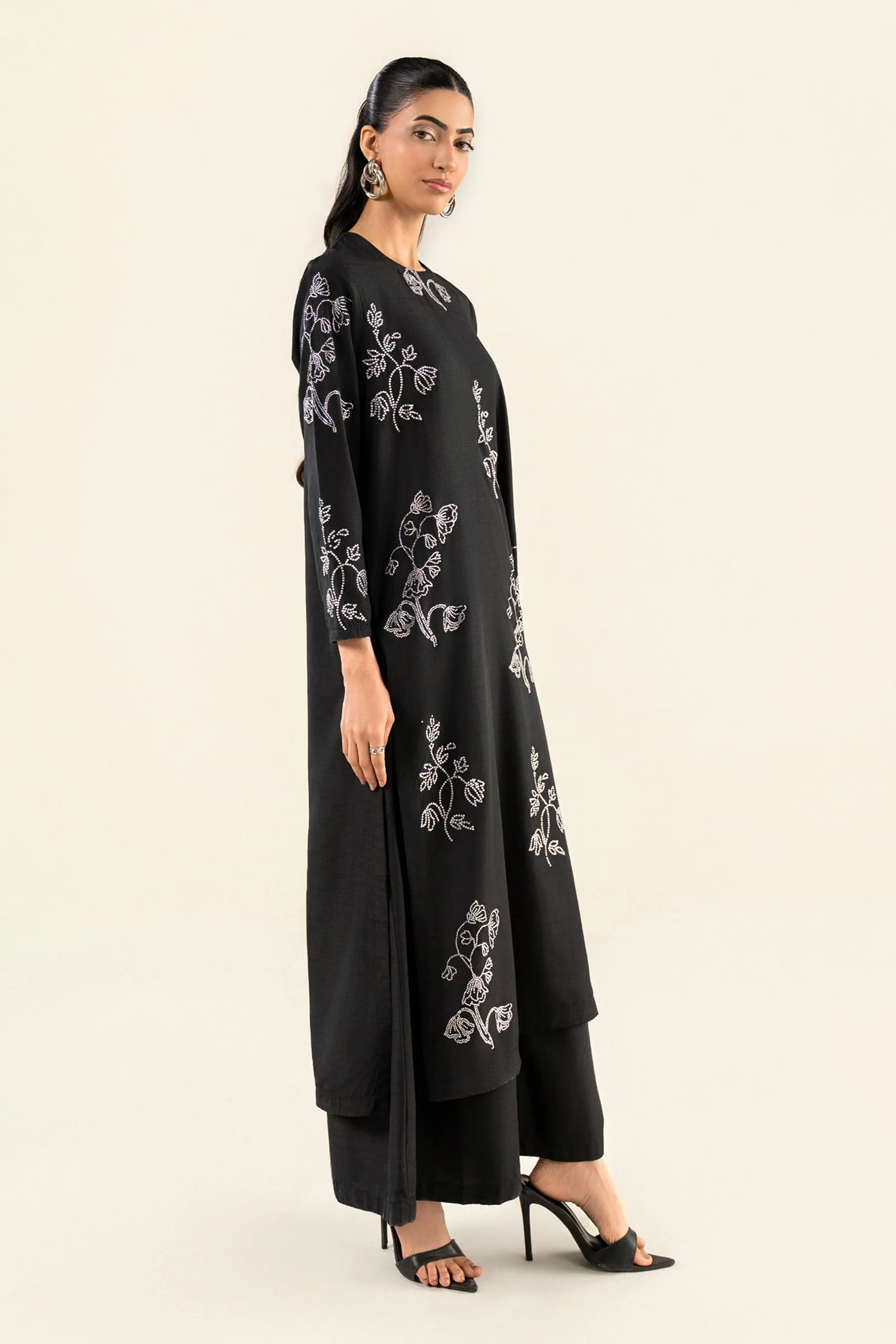 2 Pc Embellished Crepe Suit