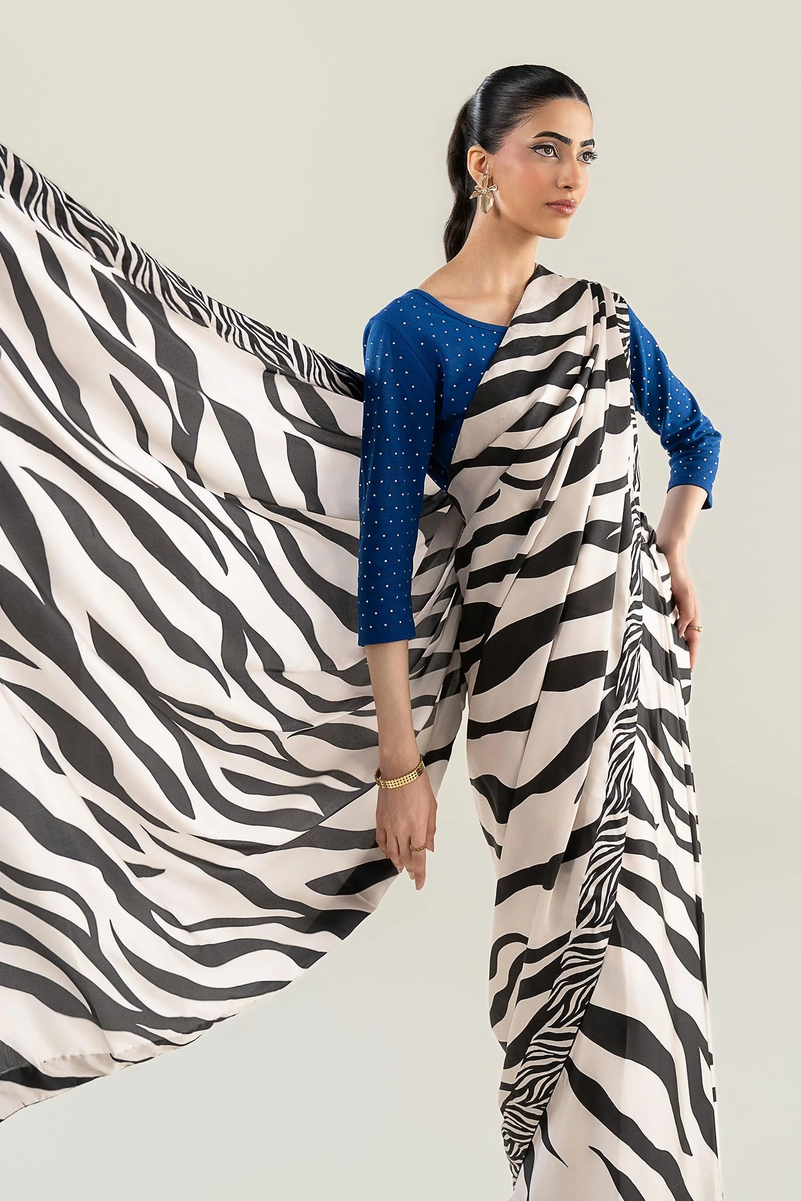 Embellished Silk Saree - Image 10
