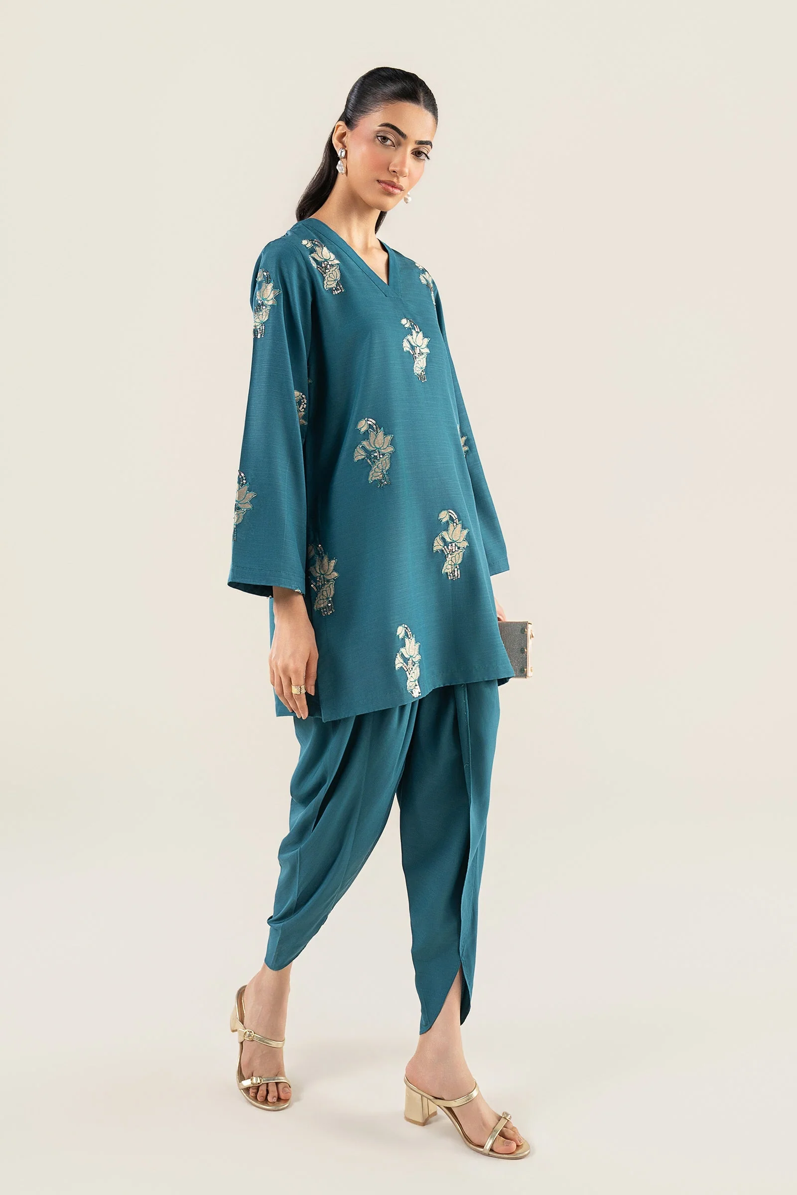 3 Pc Embroidered Raw Silk Suit - Image 6
