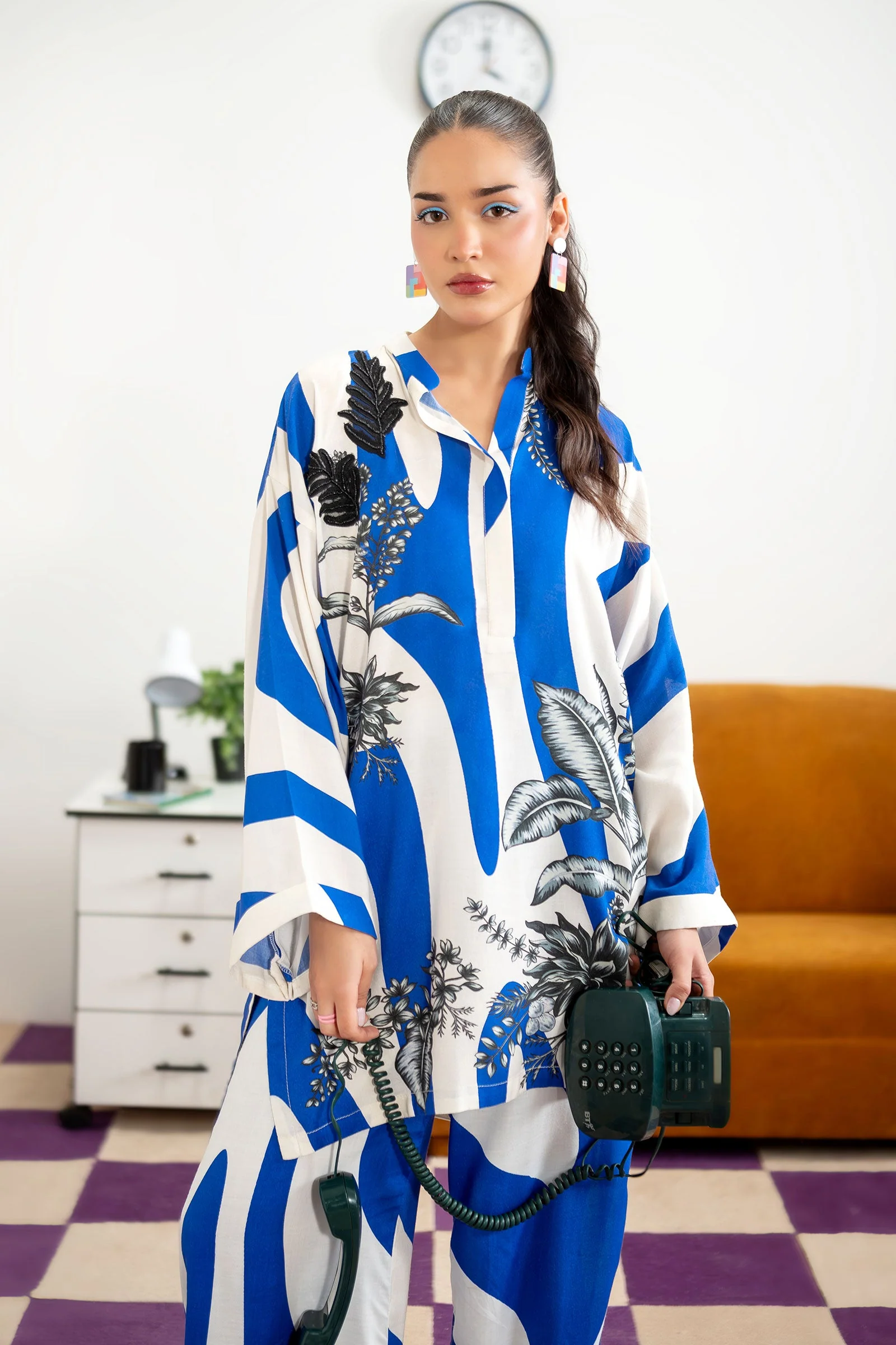 2 Pc Embroidered Arabic Lawn Suit - Image 4