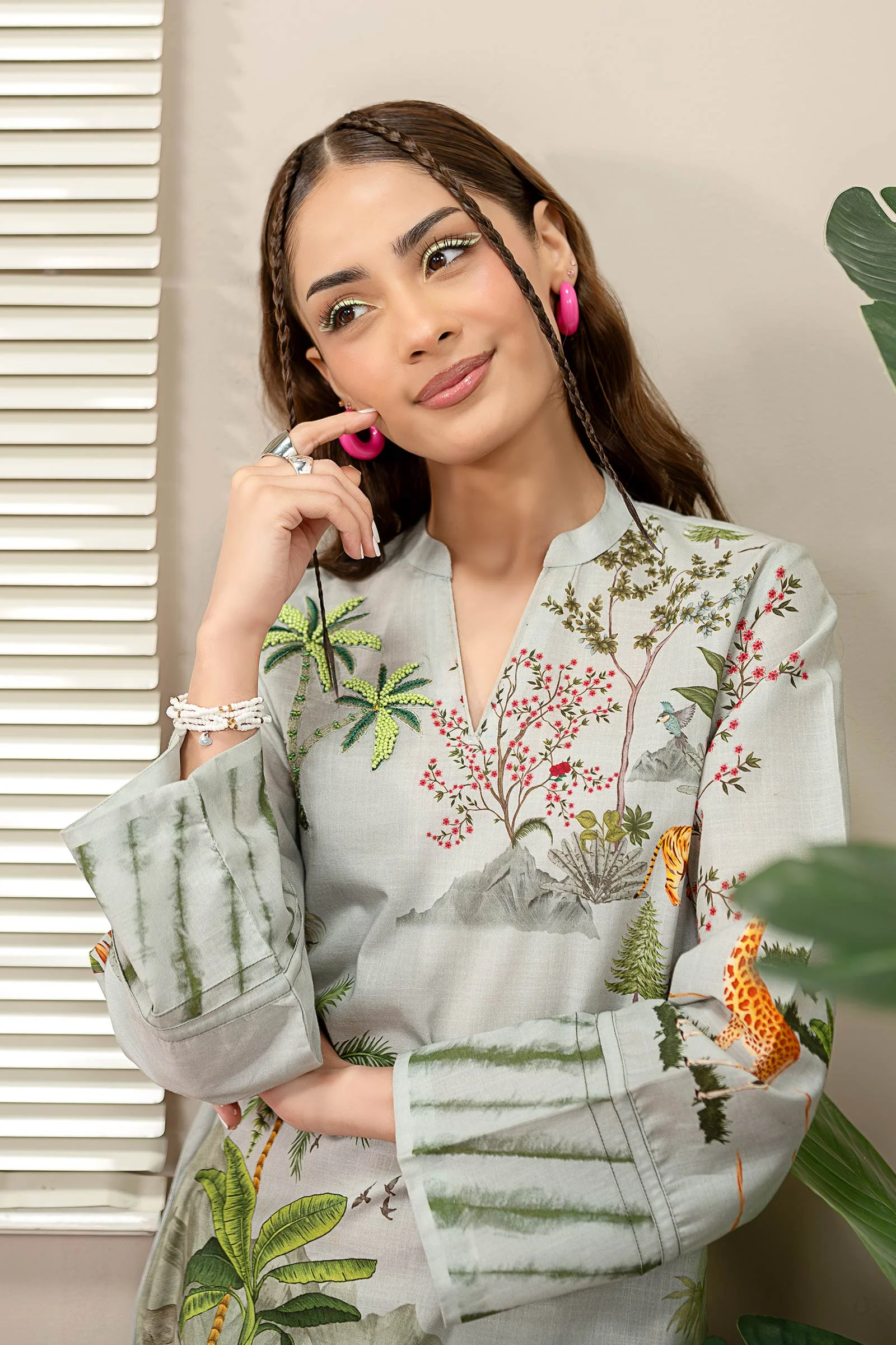 2 Pc Embroidered Lawn Suit - Image 3