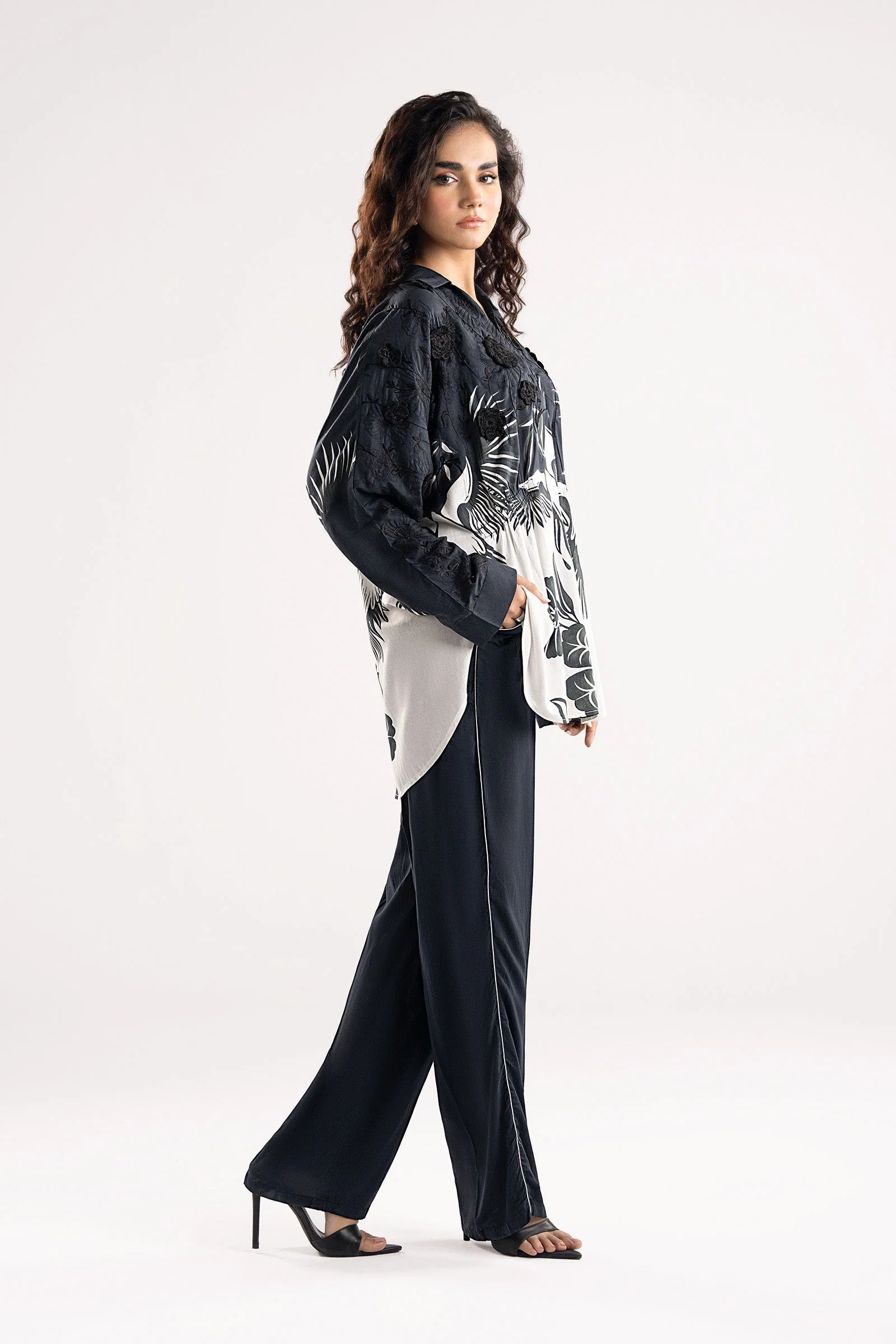 2 Pc Printed Arabic Lawn Suit - Image 3