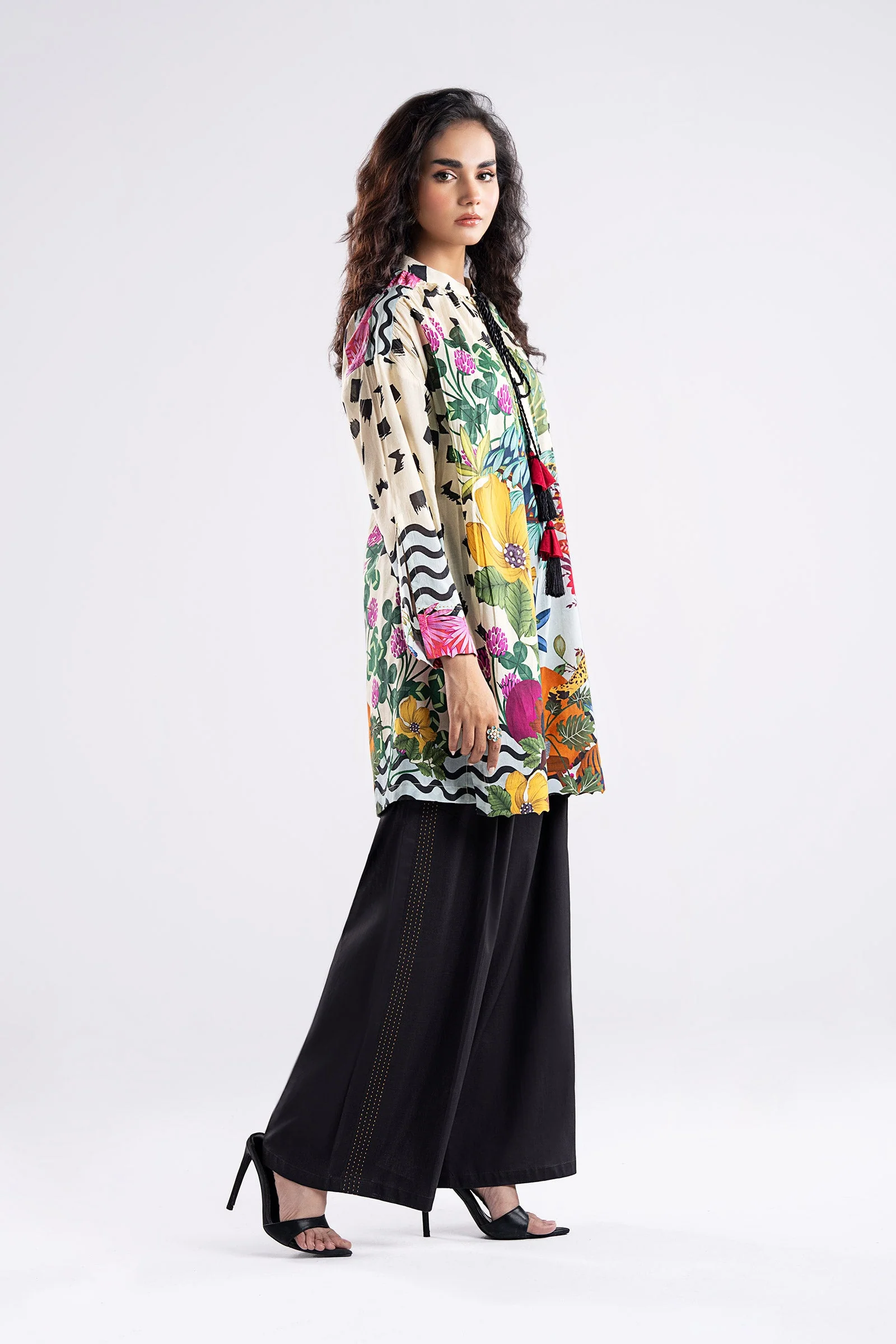 2 Pc Printed Lawn Suit - Image 4