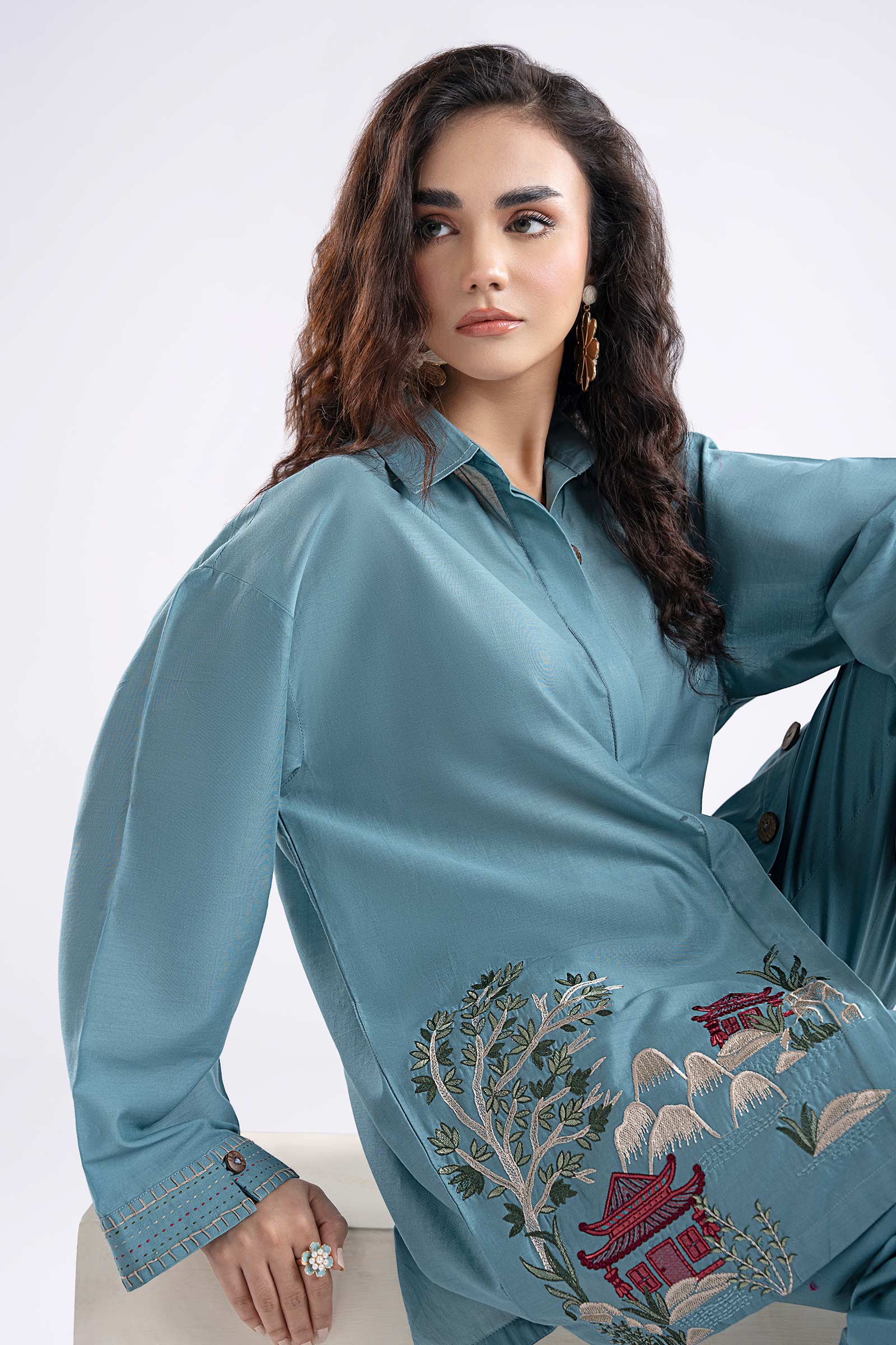 2 Pc Embroidered Slub Lawn Suit - Image 3