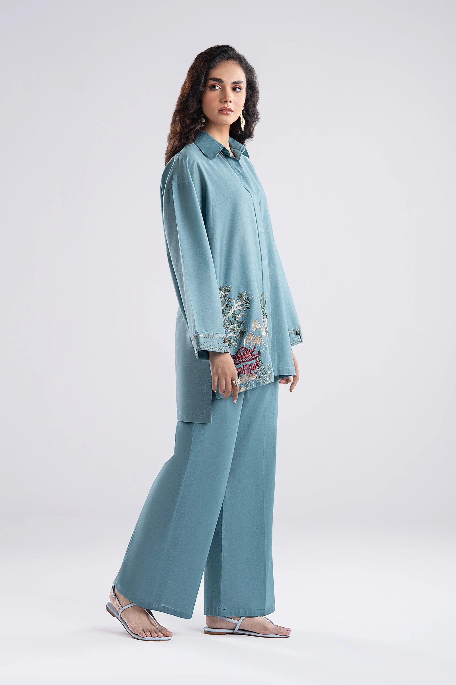 2 Pc Embroidered Slub Lawn Suit - Image 4