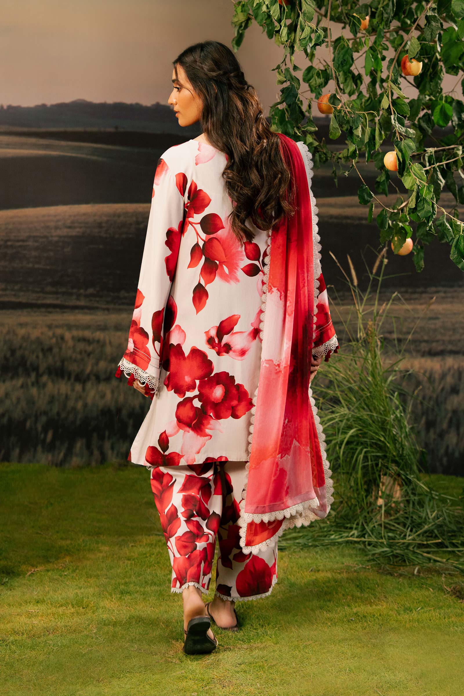 3 Pc Unstitched Embroidered Arabic Lawn Suit | MB-PFUS25-01B - Image 4